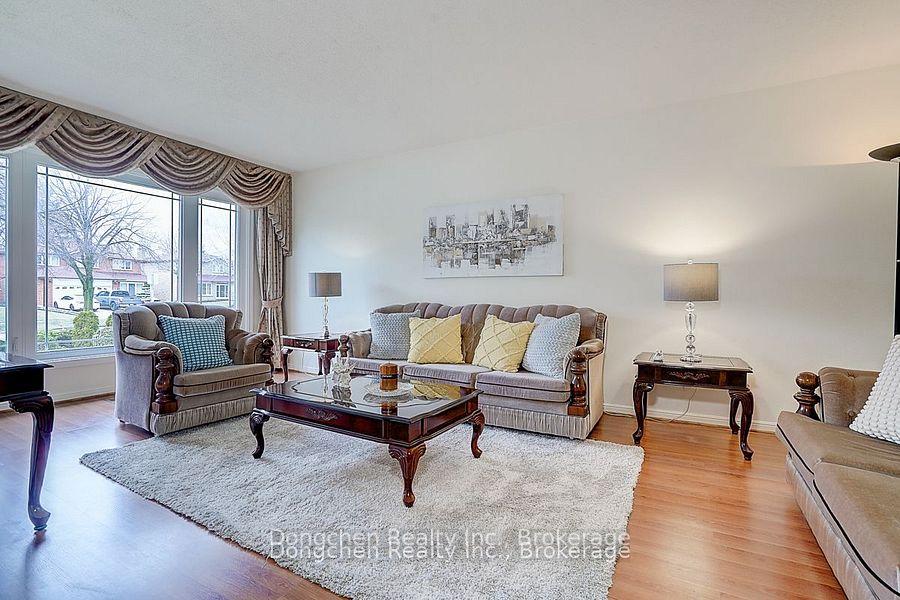Photo 10 of 109 Risebrough Circuit, Markham, Milliken Mills West — HOMEH