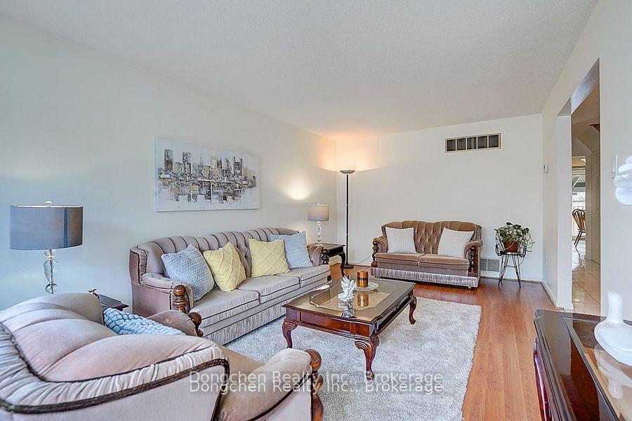 Photo 11 of 109 Risebrough Circuit, Markham, Milliken Mills West — HOMEH
