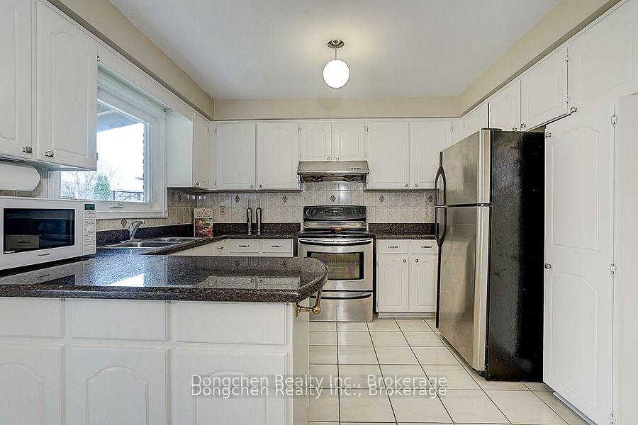 Photo 17 of 109 Risebrough Circuit, Markham, Milliken Mills West — HOMEH