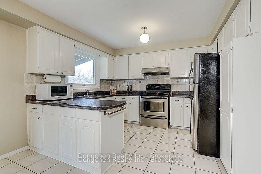 Photo 18 of 109 Risebrough Circuit, Markham, Milliken Mills West — HOMEH