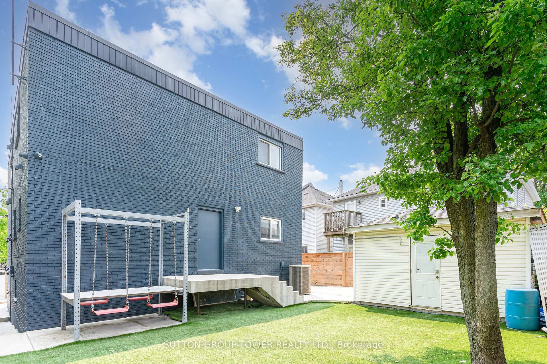 Photo 41 of 25 Douglas Avenue NE, Hamilton, Industrial Sector — HOMEH