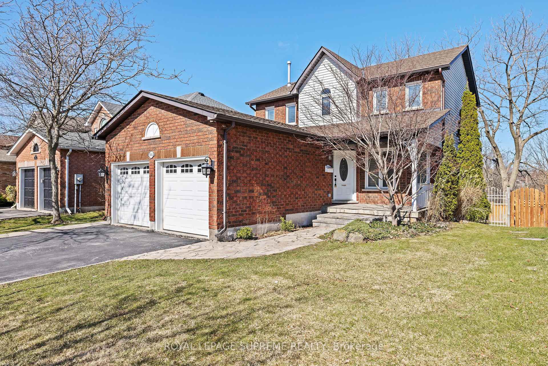 Photo 2 of 104 Pentland Road, Hamilton, Waterdown — HOMEH