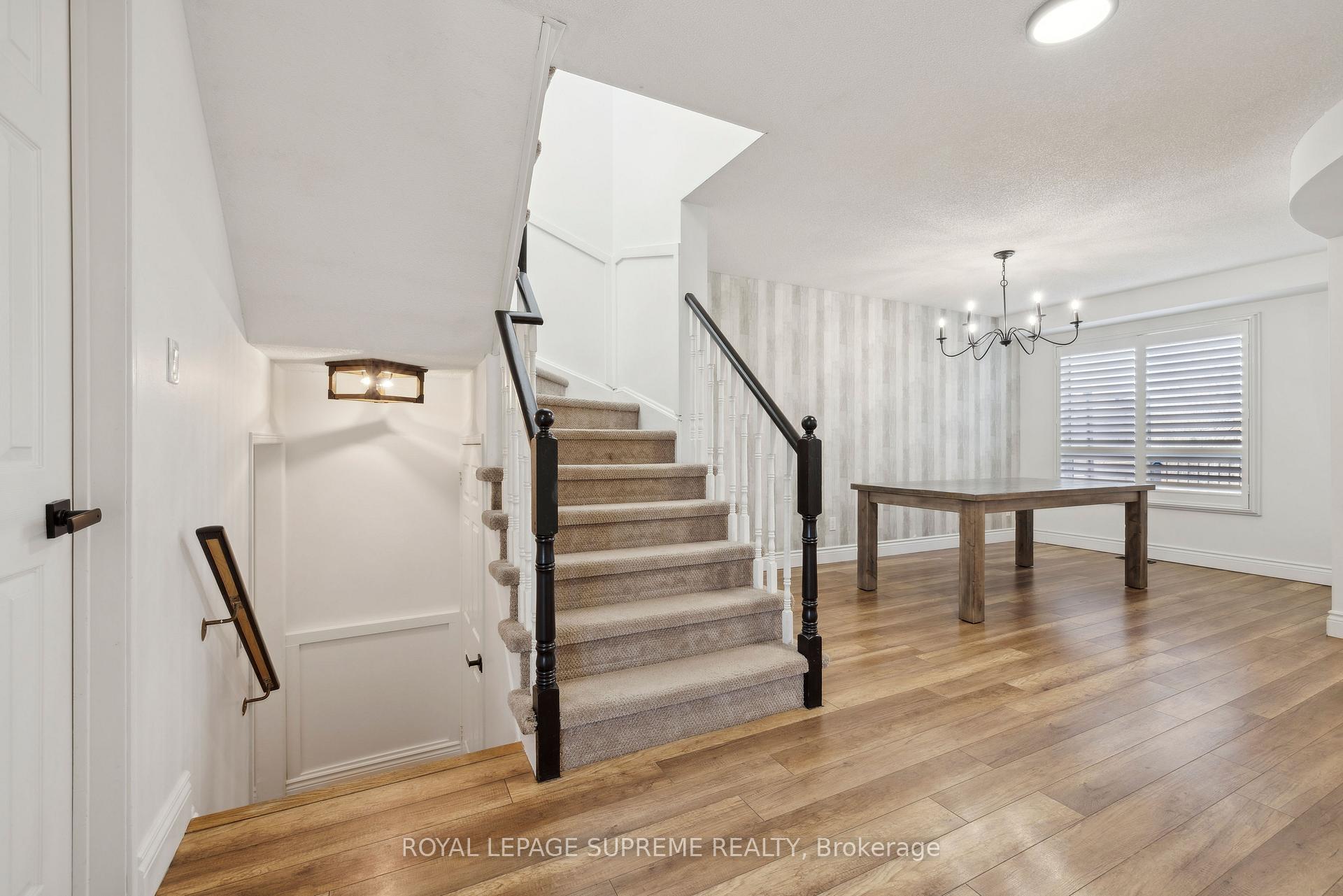 Photo 5 of 104 Pentland Road, Hamilton, Waterdown — HOMEH