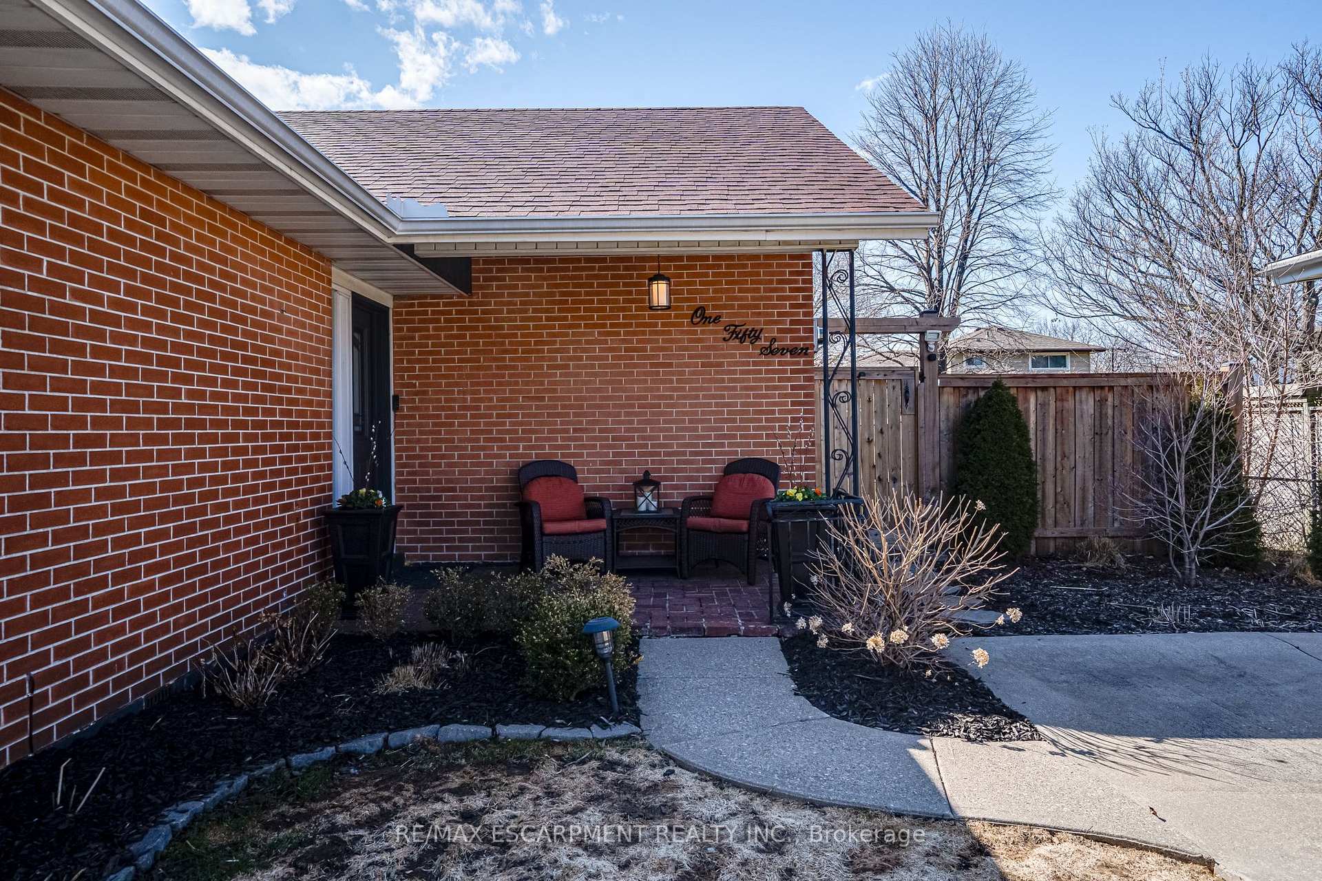 Photo 3 of 157 Laurier Avenue, Hamilton, Buchanan — HOMEH