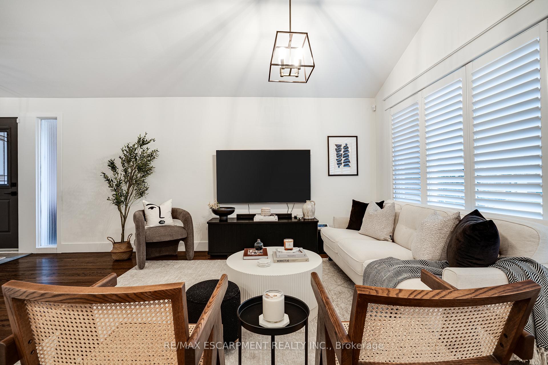 Photo 13 of 157 Laurier Avenue, Hamilton, Buchanan — HOMEH