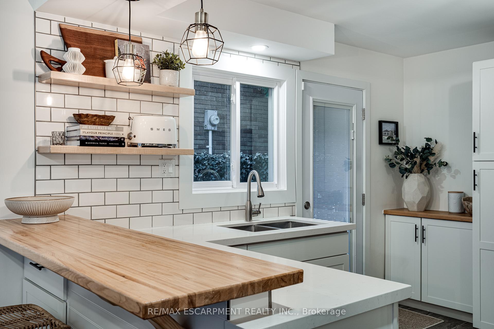 Photo 23 of 157 Laurier Avenue, Hamilton, Buchanan — HOMEH