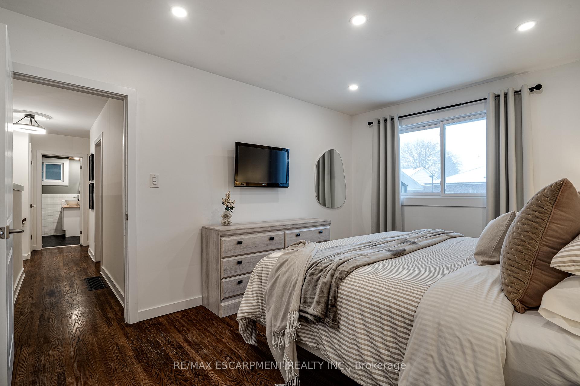 Photo 27 of 157 Laurier Avenue, Hamilton, Buchanan — HOMEH