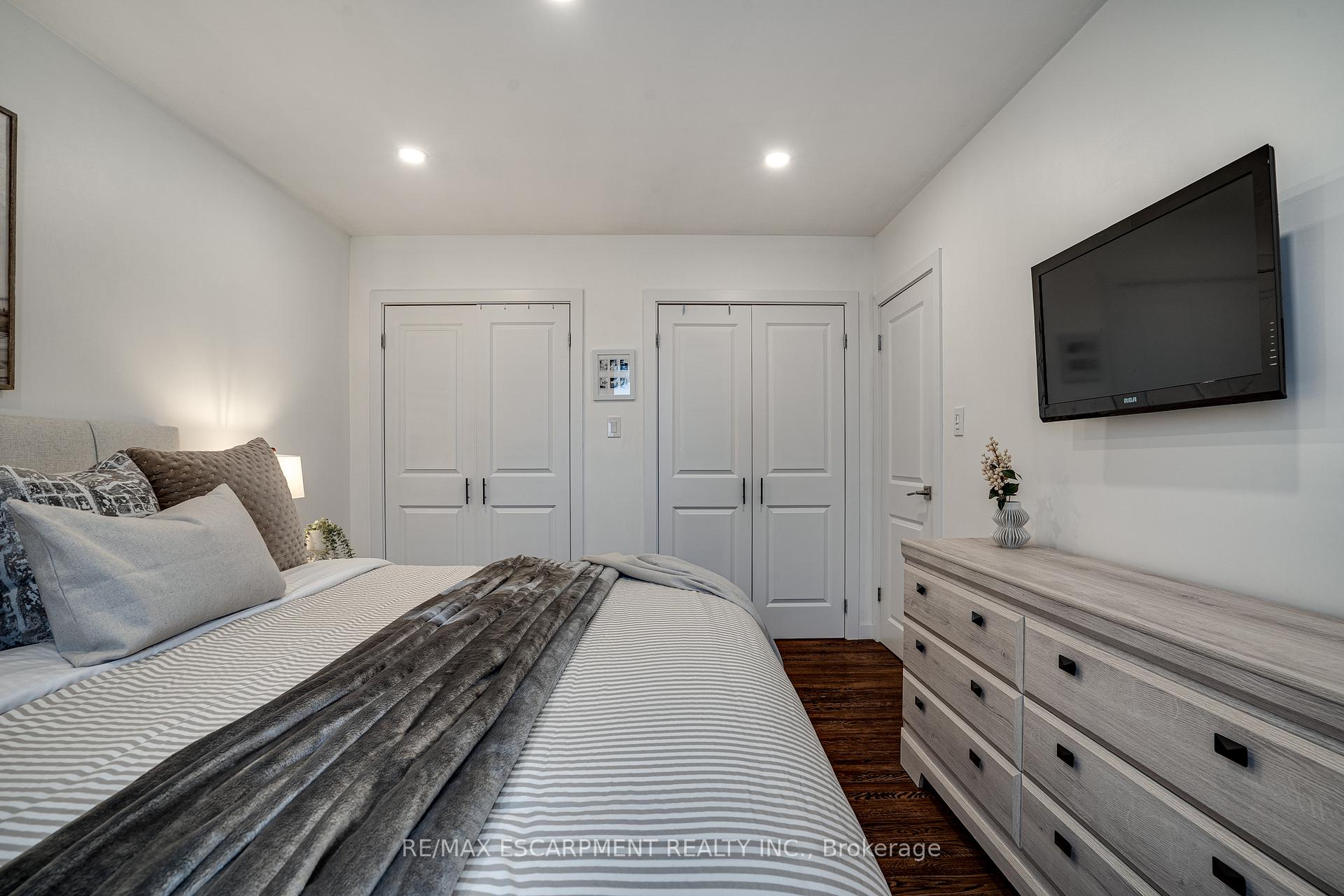 Photo 28 of 157 Laurier Avenue, Hamilton, Buchanan — HOMEH