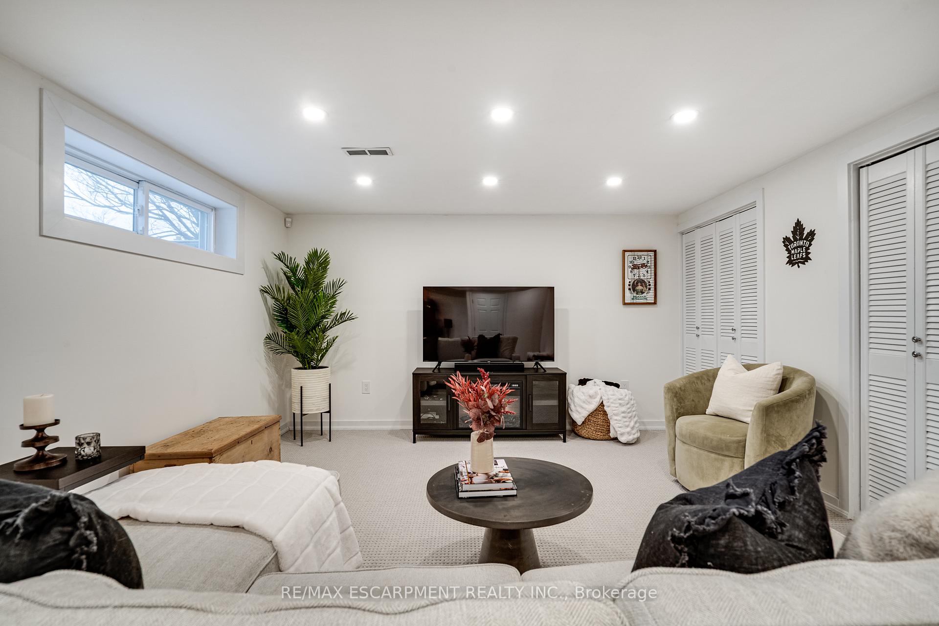 Photo 37 of 157 Laurier Avenue, Hamilton, Buchanan — HOMEH
