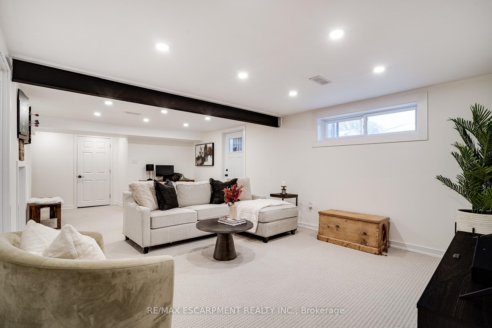 Photo 38 of 157 Laurier Avenue, Hamilton, Buchanan — HOMEH