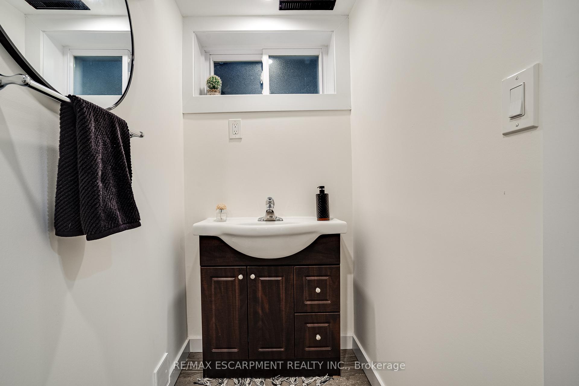 Photo 42 of 157 Laurier Avenue, Hamilton, Buchanan — HOMEH