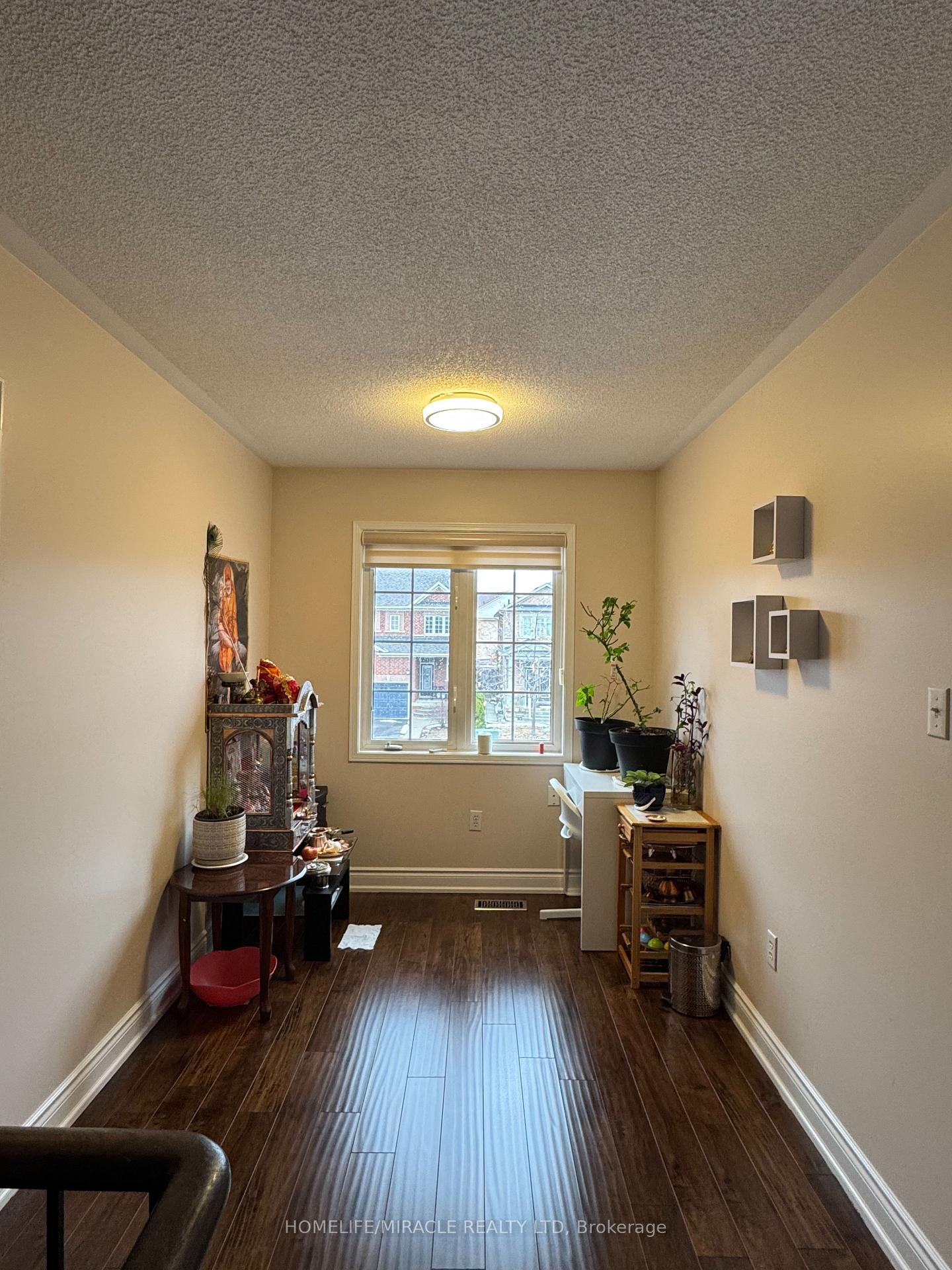 Photo 8 of 311 Brisdale Drive W, Brampton, Fletcher's Meadow — HOMEH