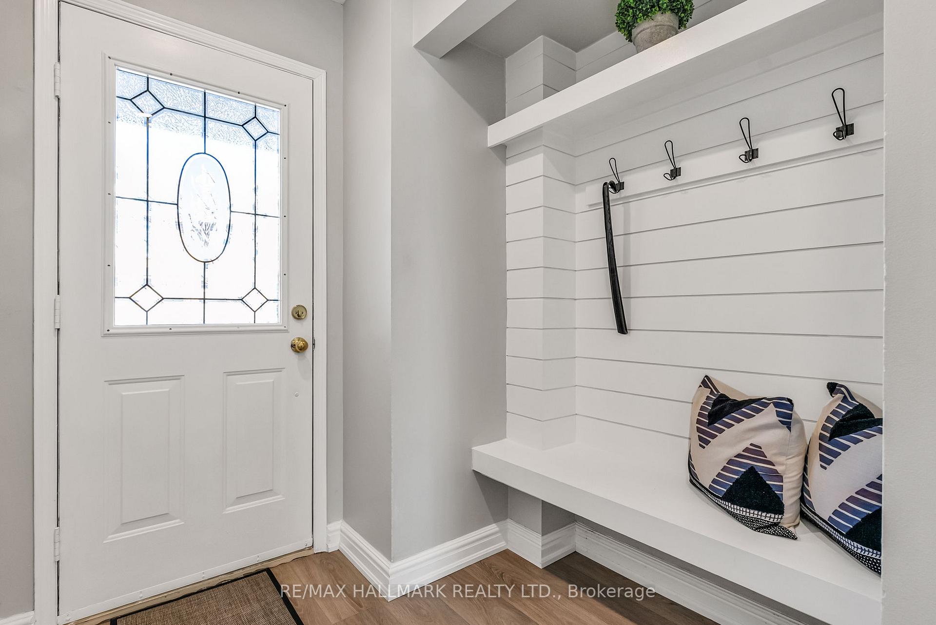 Photo 4 of 74 Alderbrook Place, Caledon, Bolton North — HOMEH