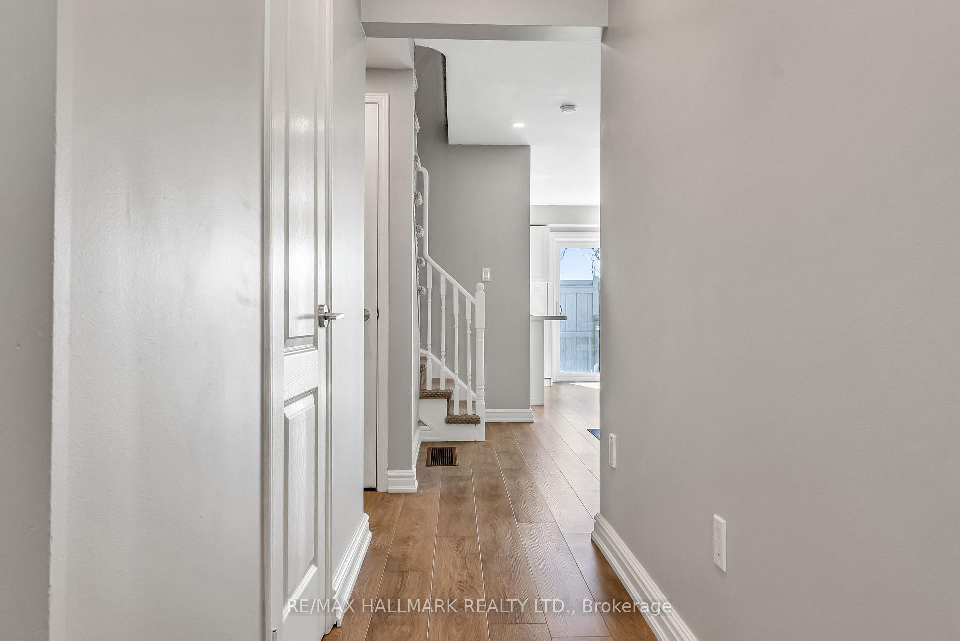 Photo 5 of 74 Alderbrook Place, Caledon, Bolton North — HOMEH