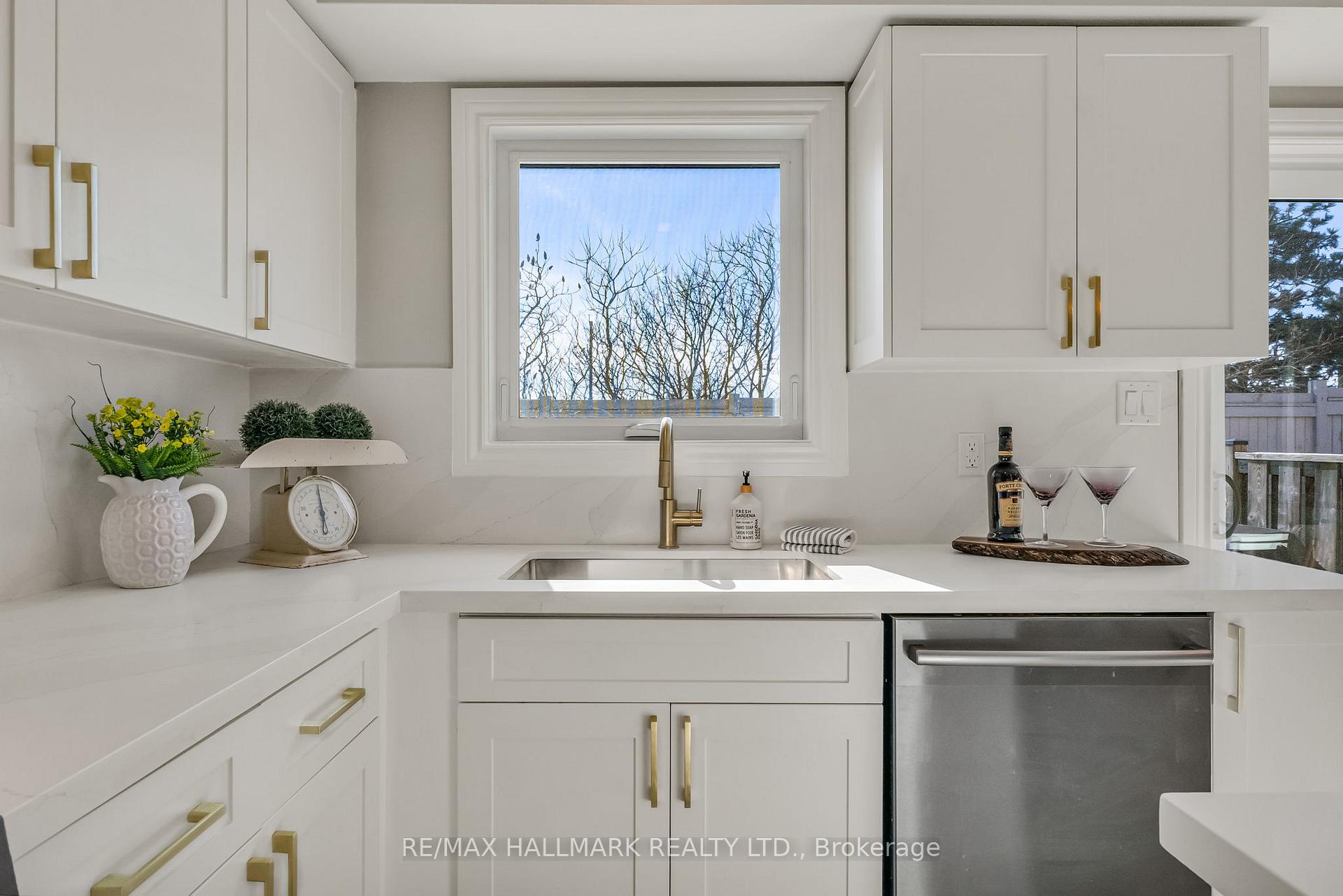 Photo 19 of 74 Alderbrook Place, Caledon, Bolton North — HOMEH