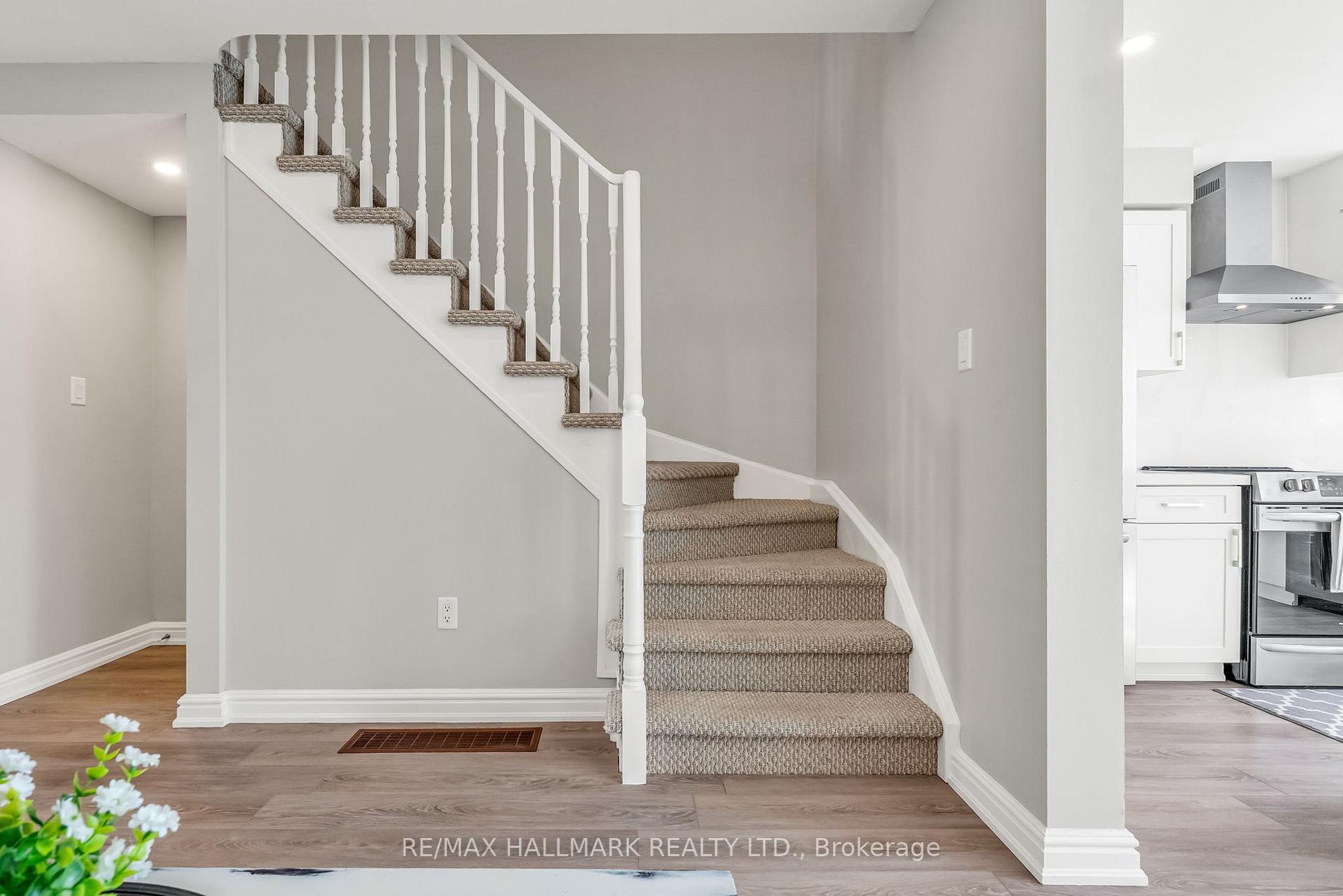 Photo 20 of 74 Alderbrook Place, Caledon, Bolton North — HOMEH