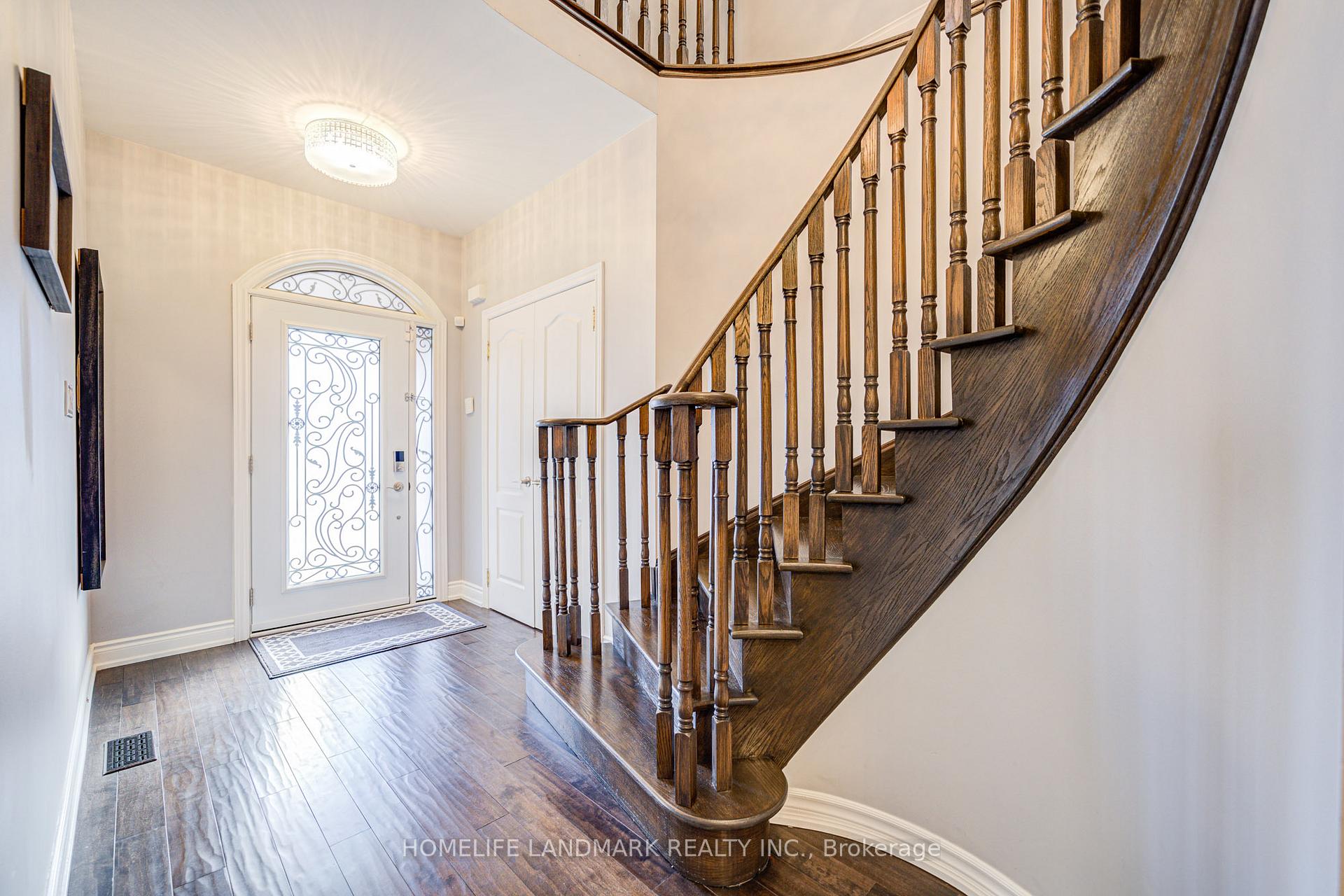 Photo 4 of 48 Staglin Court, Markham, Cathedraltown — HOMEH