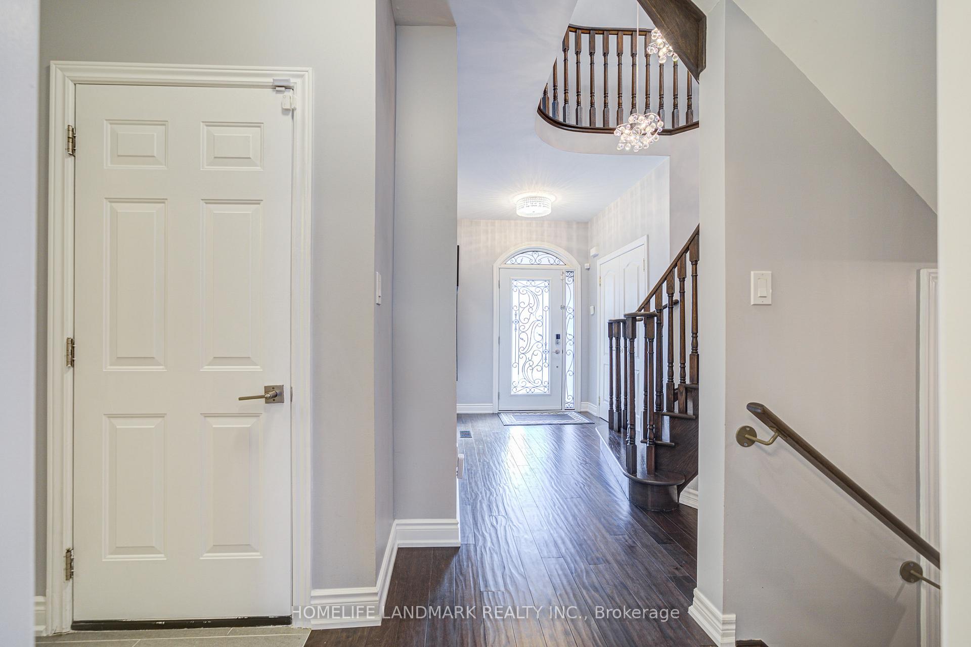 Photo 5 of 48 Staglin Court, Markham, Cathedraltown — HOMEH