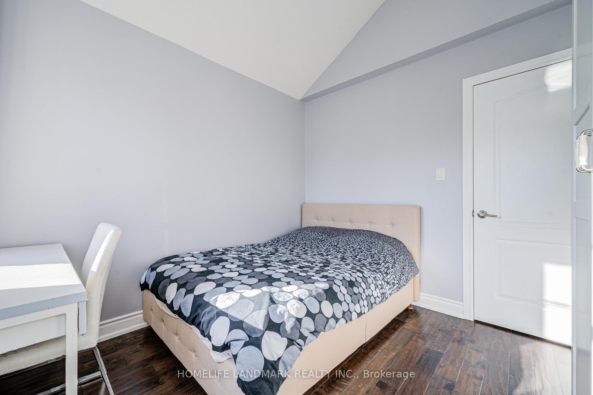 Photo 23 of 48 Staglin Court, Markham, Cathedraltown — HOMEH
