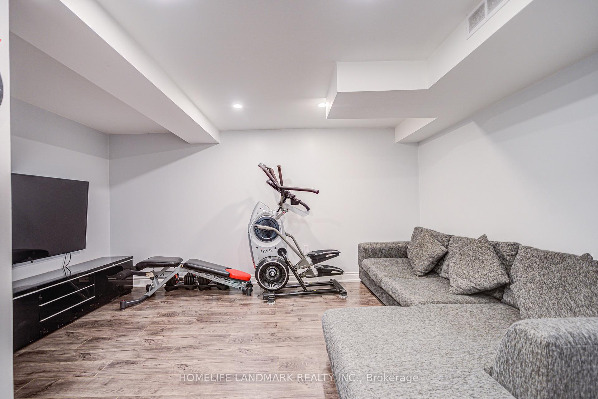 Photo 33 of 48 Staglin Court, Markham, Cathedraltown — HOMEH