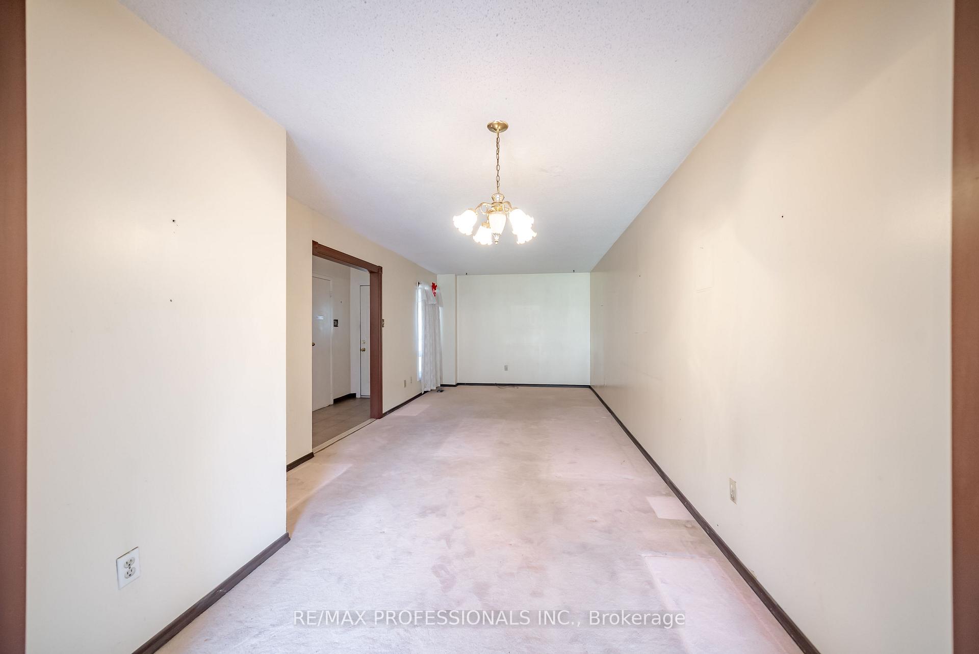 Photo 11 of 80 McClintock Crescent, Vaughan, Lakeview Estates — HOMEH