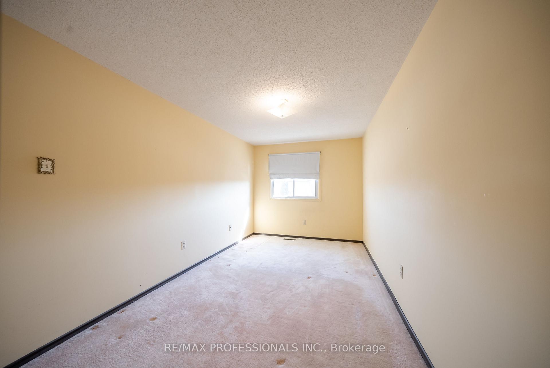 Photo 13 of 80 McClintock Crescent, Vaughan, Lakeview Estates — HOMEH