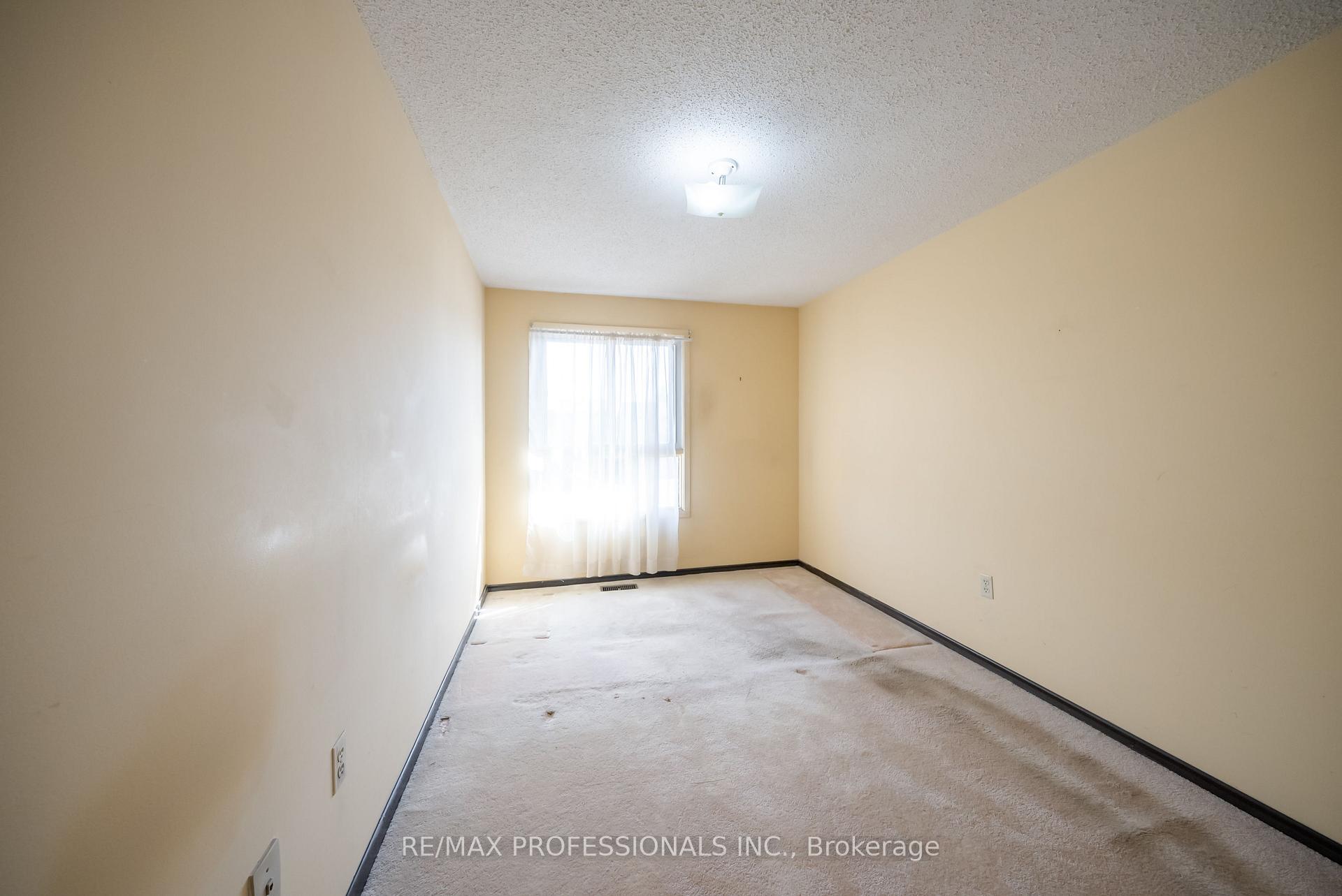 Photo 15 of 80 McClintock Crescent, Vaughan, Lakeview Estates — HOMEH