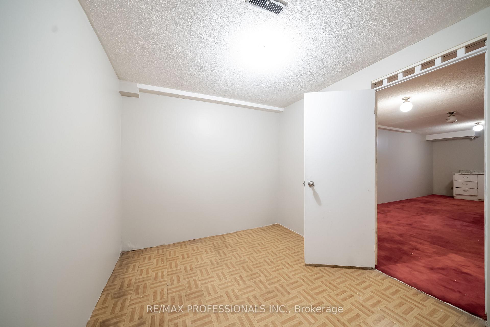 Photo 17 of 80 McClintock Crescent, Vaughan, Lakeview Estates — HOMEH