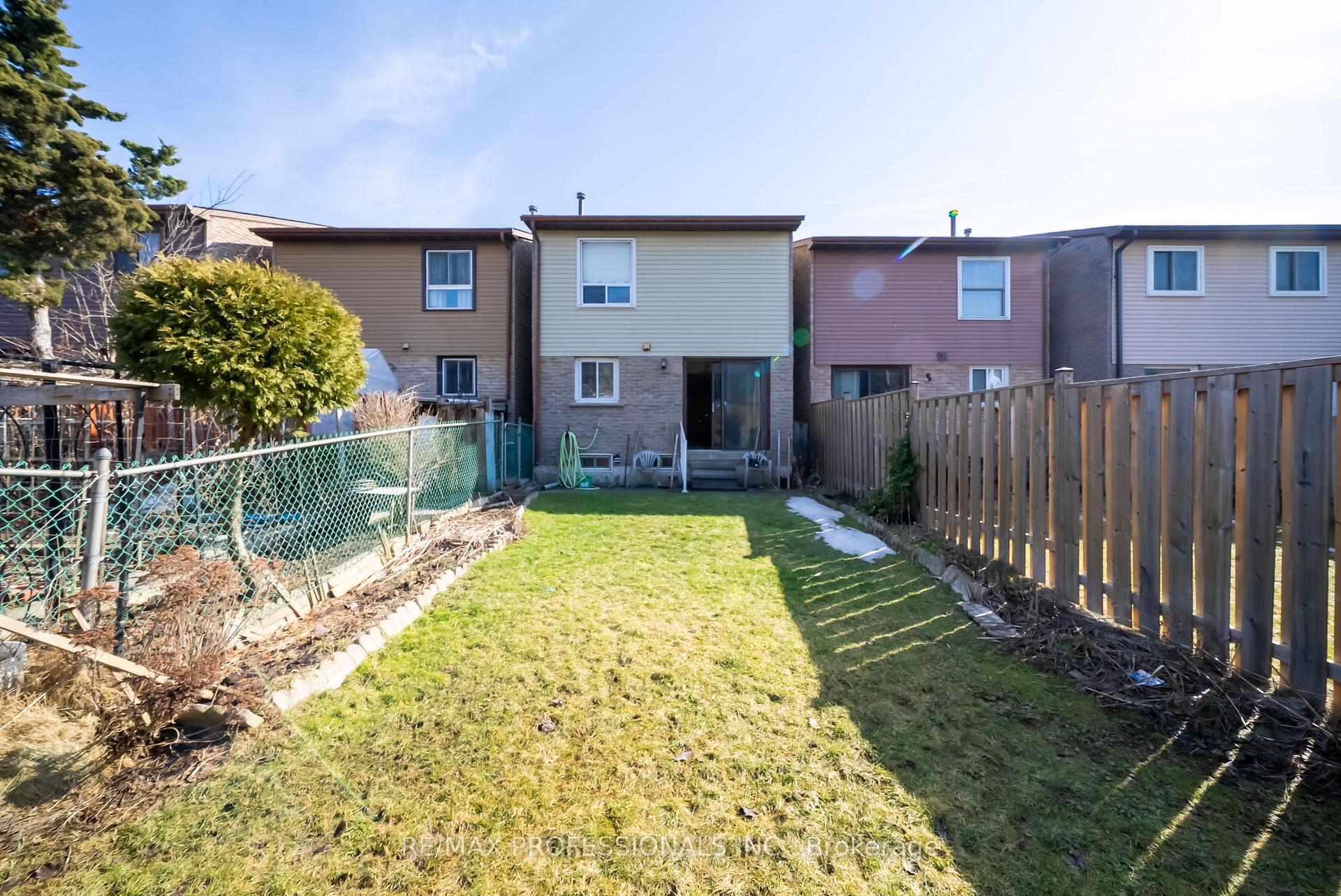 Photo 23 of 80 McClintock Crescent, Vaughan, Lakeview Estates — HOMEH