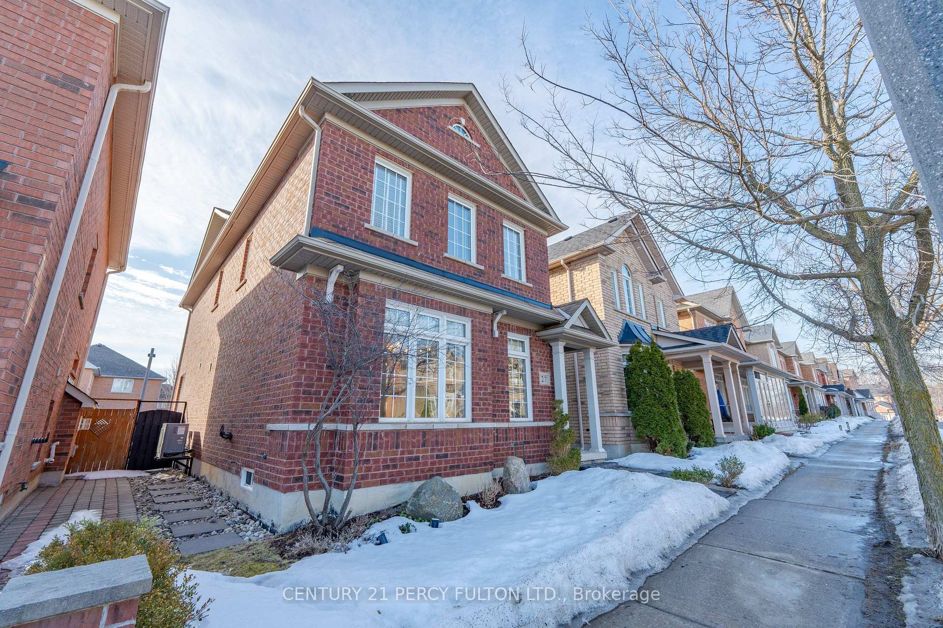 Photo 4 of 27 Pinecliff Avenue, Markham, Cornell — HOMEH
