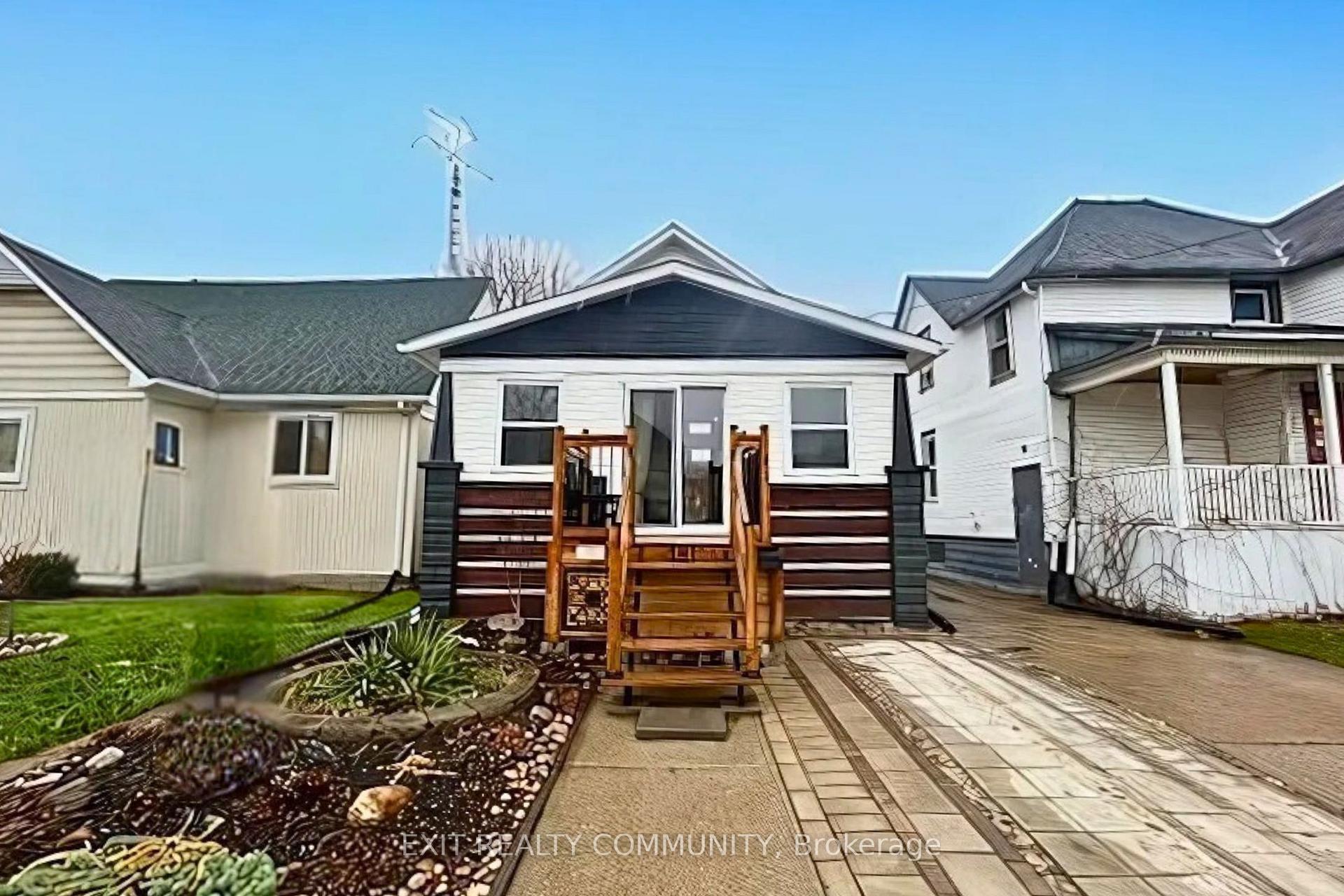 Photo 1 of 181 Mitton Street S, Sarnia — HOMEH