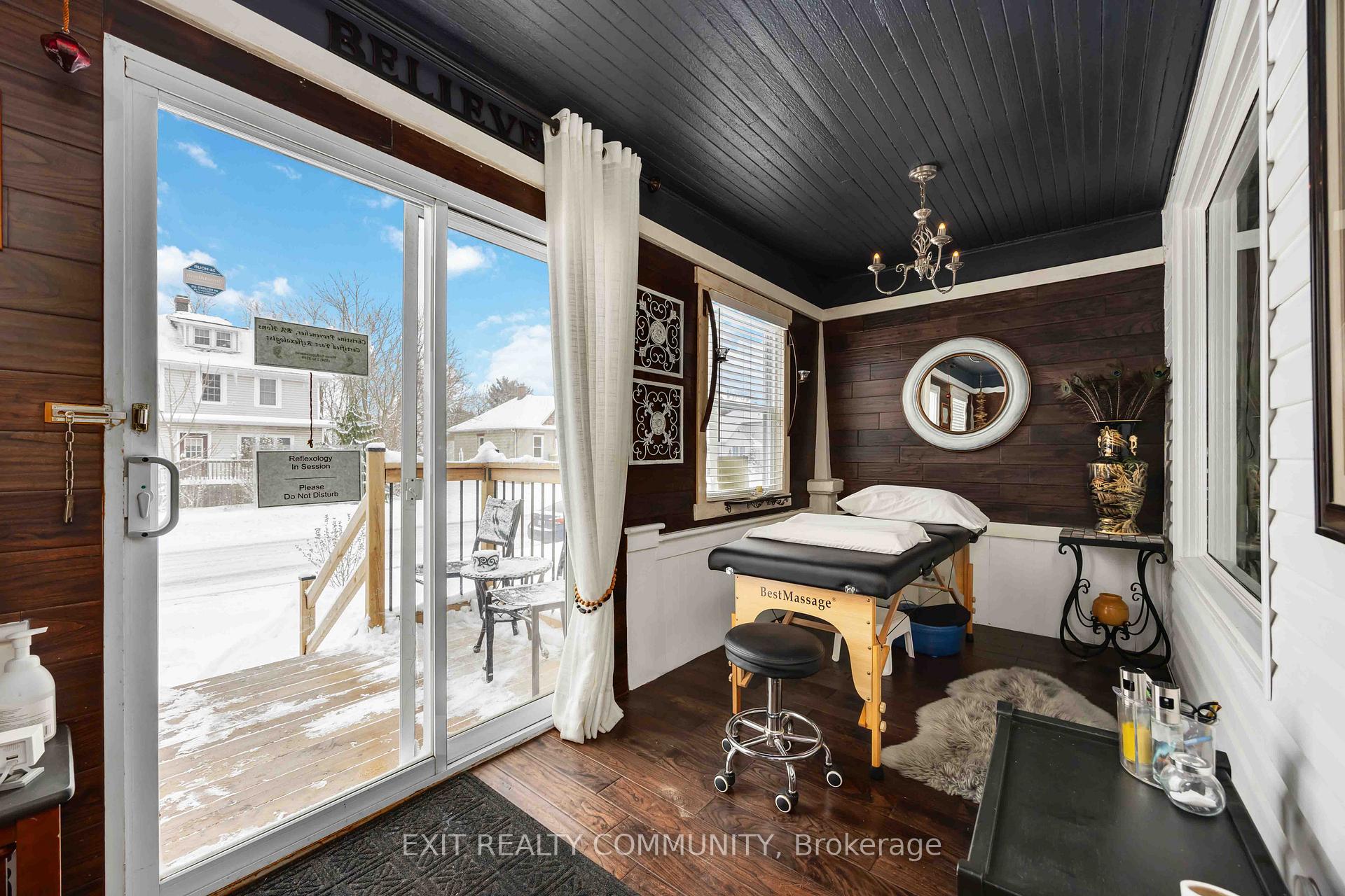 Photo 2 of 181 Mitton Street S, Sarnia — HOMEH