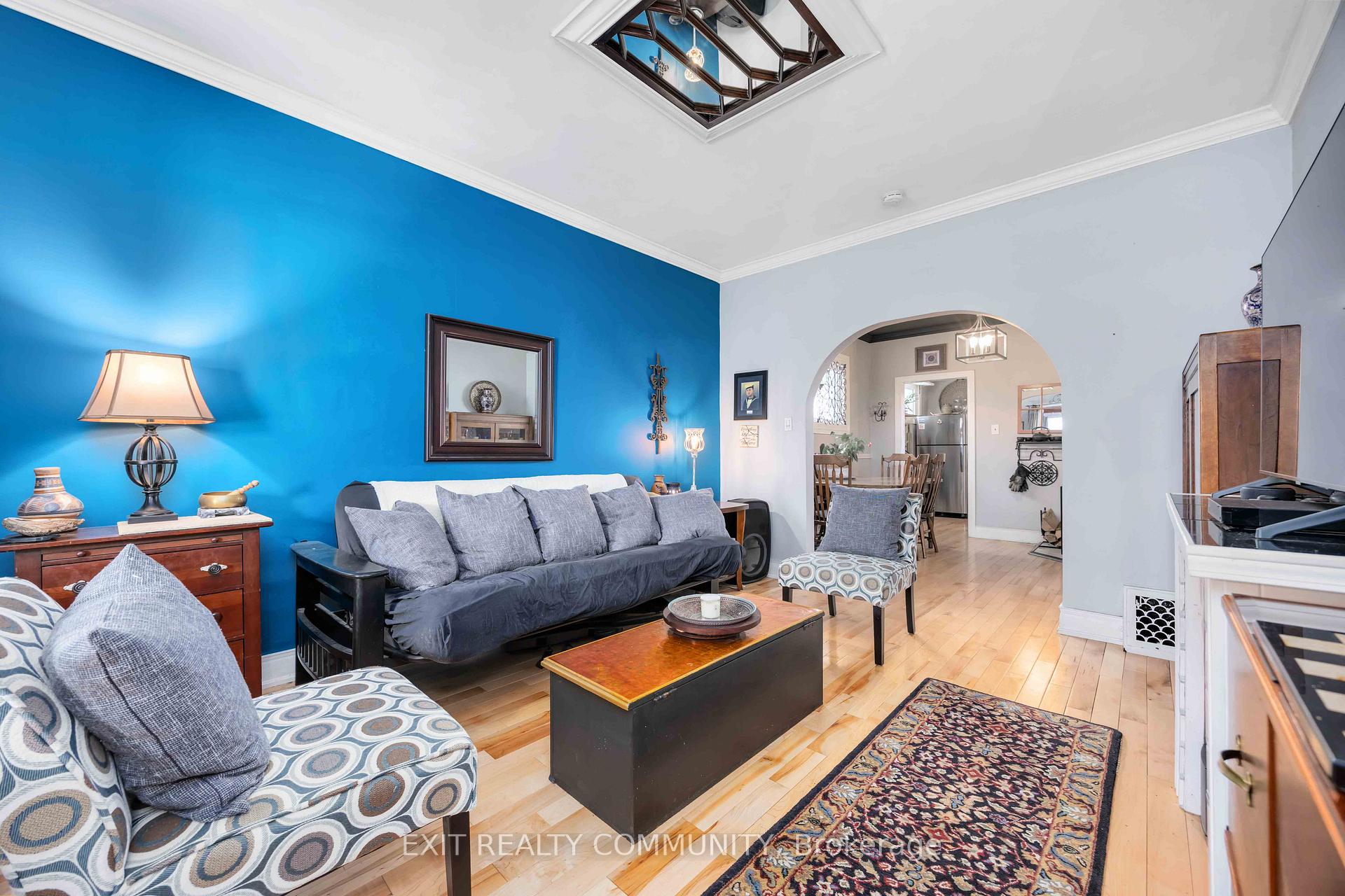 Photo 4 of 181 Mitton Street S, Sarnia — HOMEH