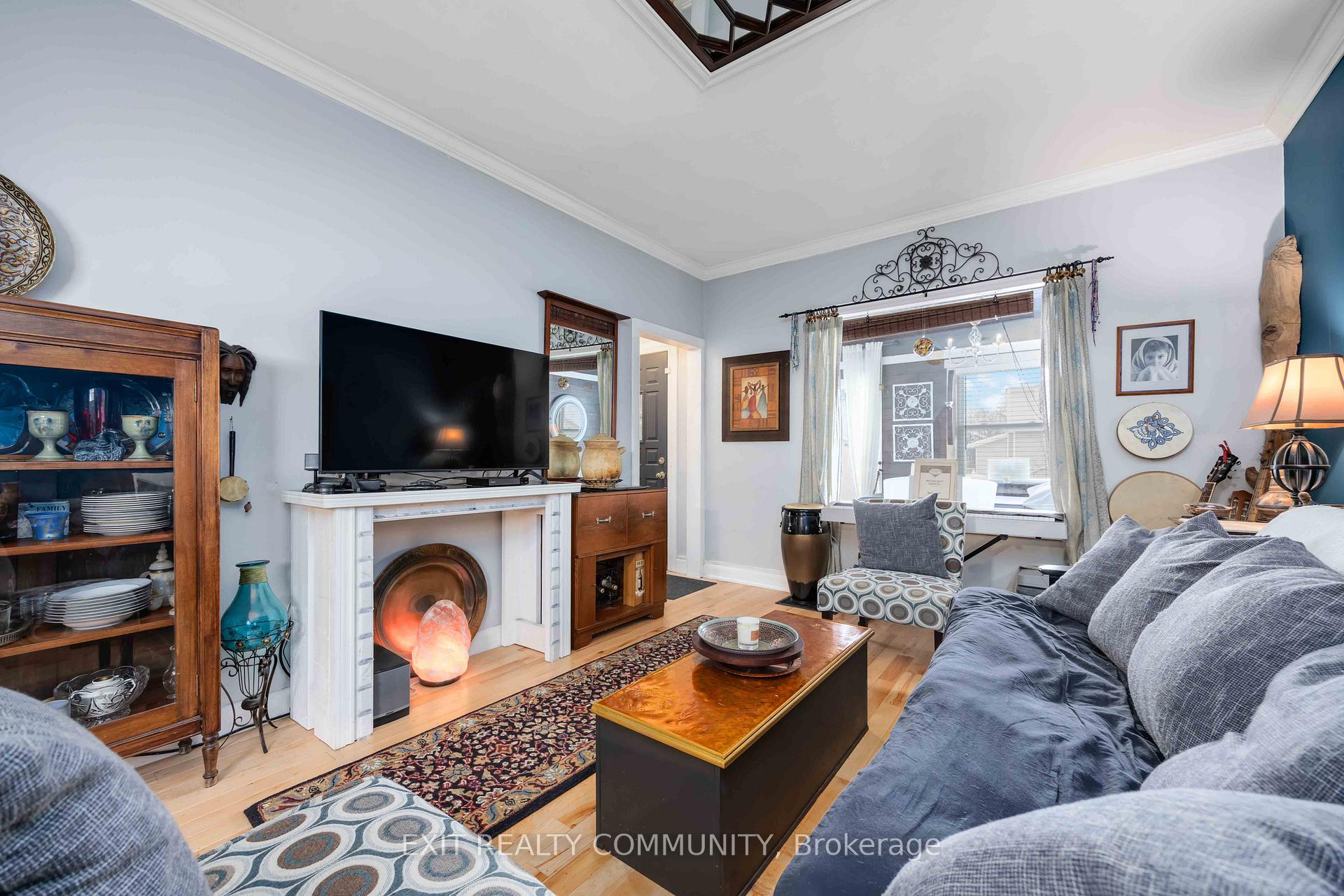 Photo 7 of 181 Mitton Street S, Sarnia — HOMEH