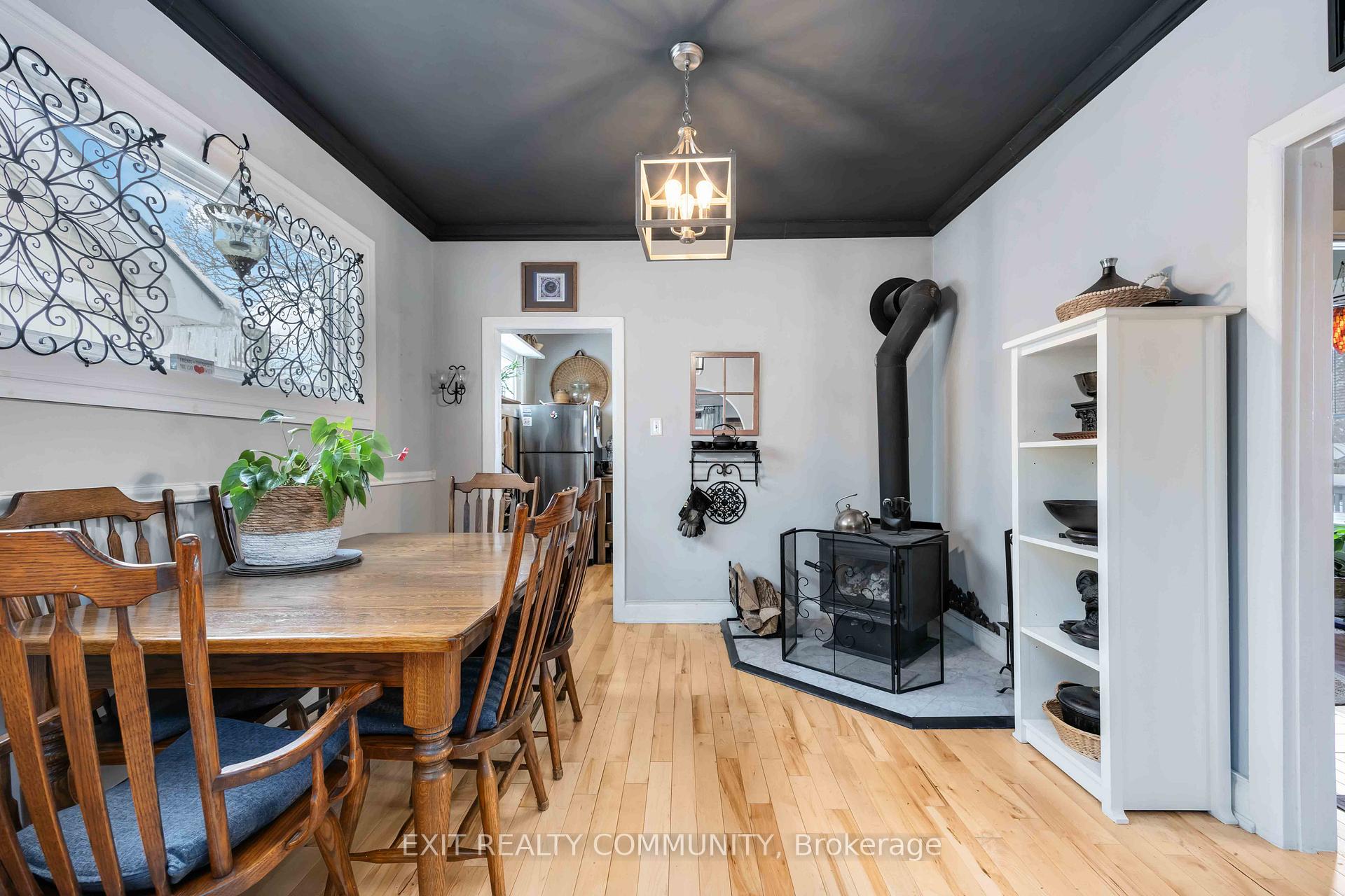 Photo 8 of 181 Mitton Street S, Sarnia — HOMEH