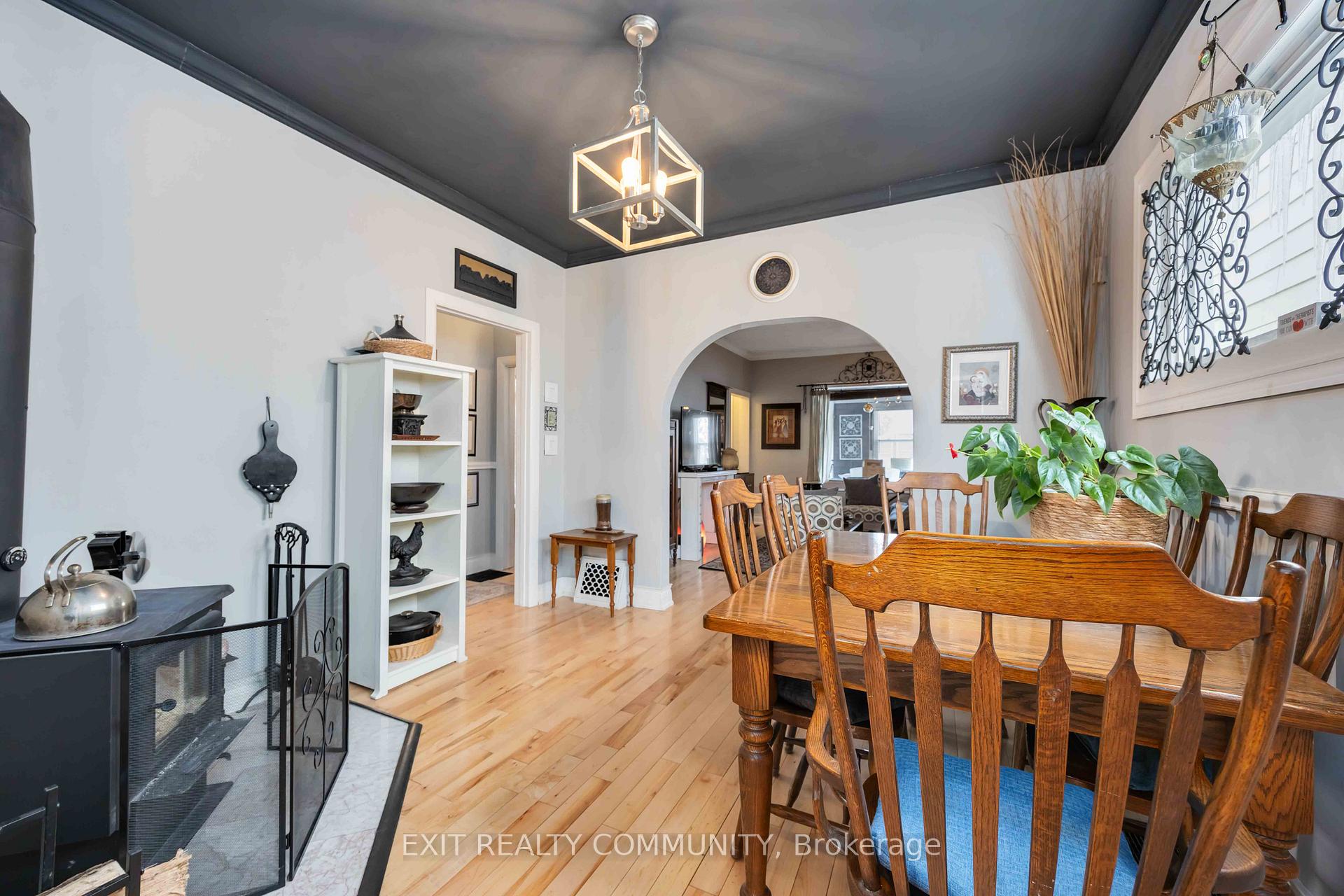 Photo 10 of 181 Mitton Street S, Sarnia — HOMEH