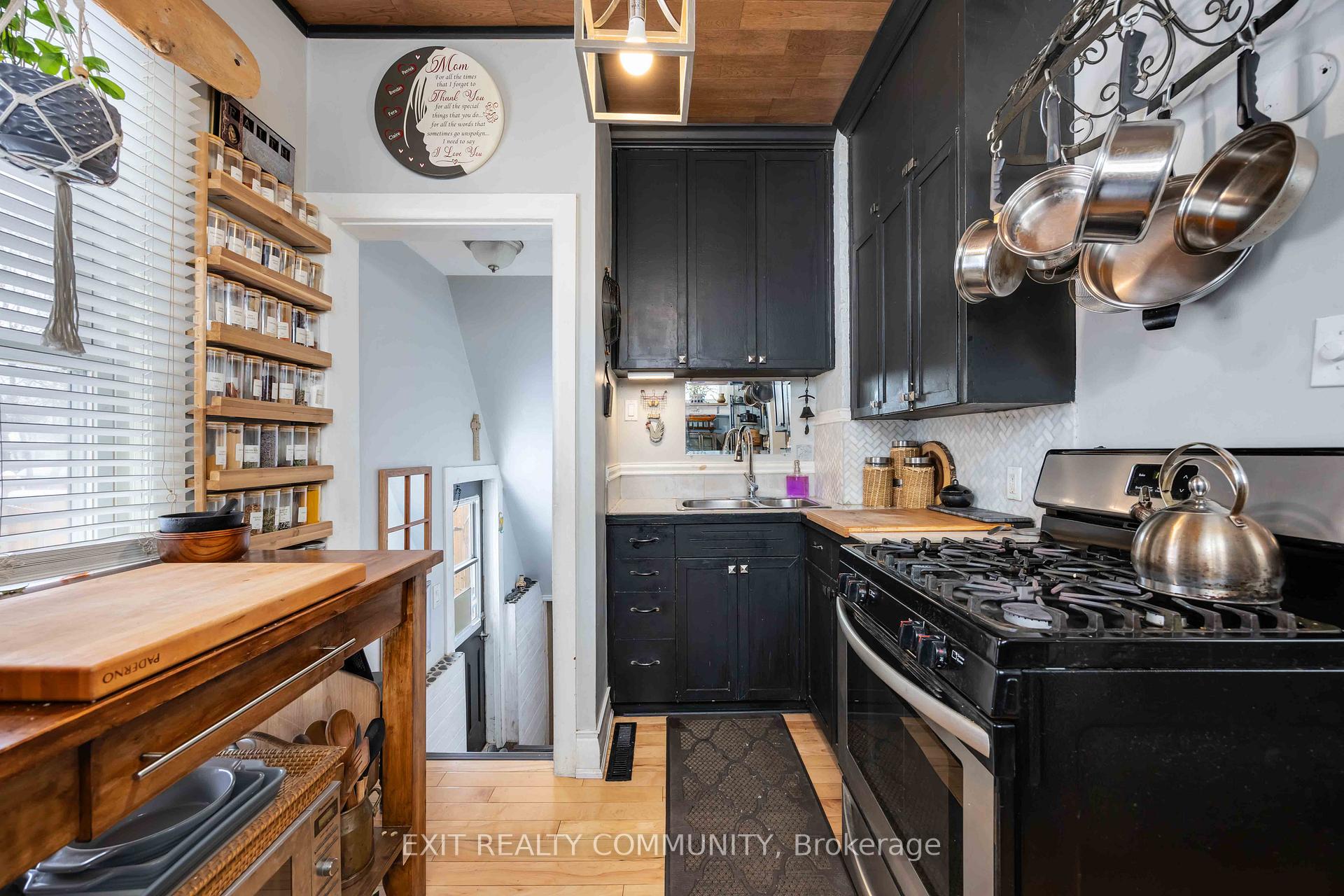 Photo 12 of 181 Mitton Street S, Sarnia — HOMEH