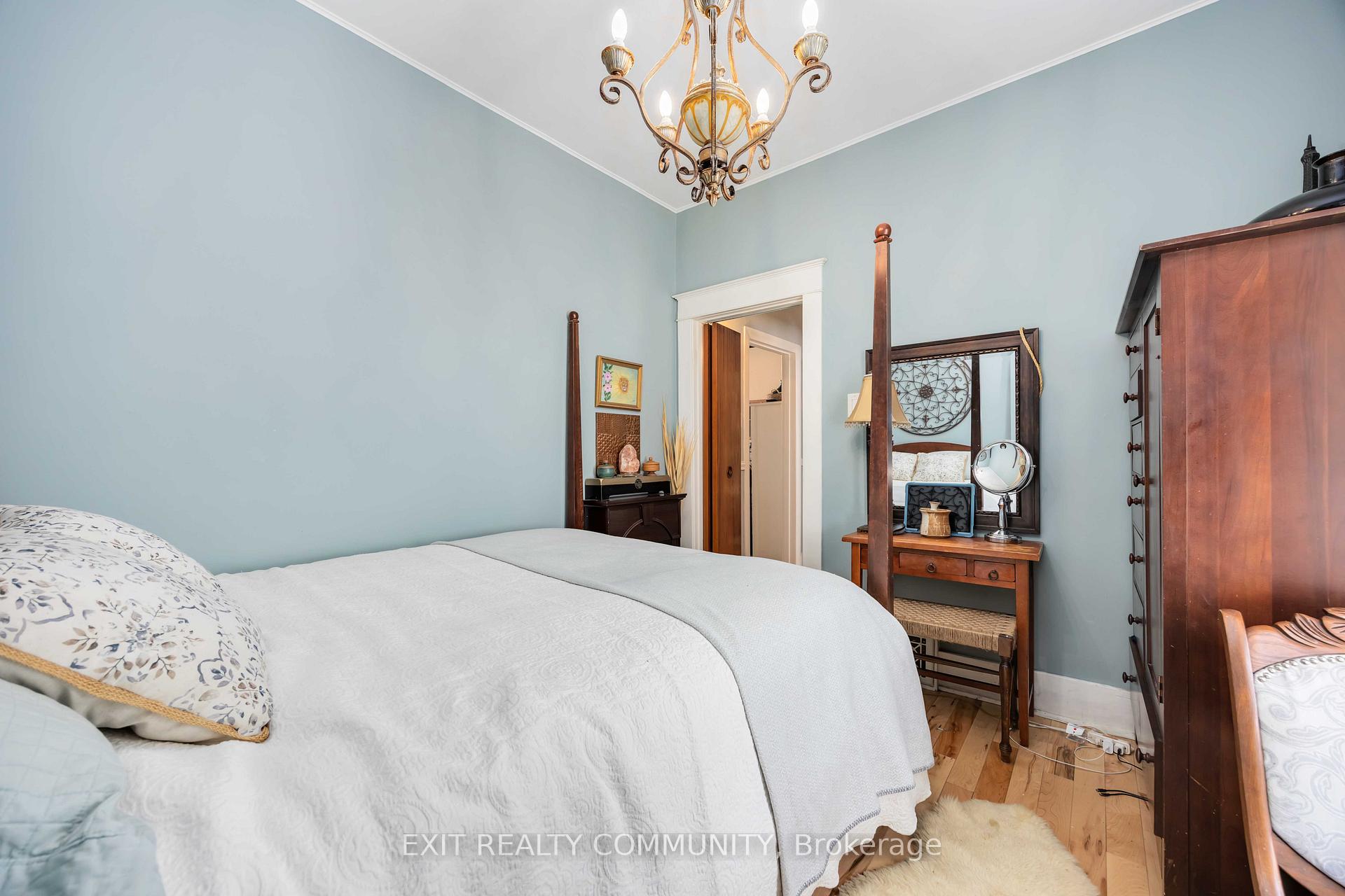 Photo 16 of 181 Mitton Street S, Sarnia — HOMEH