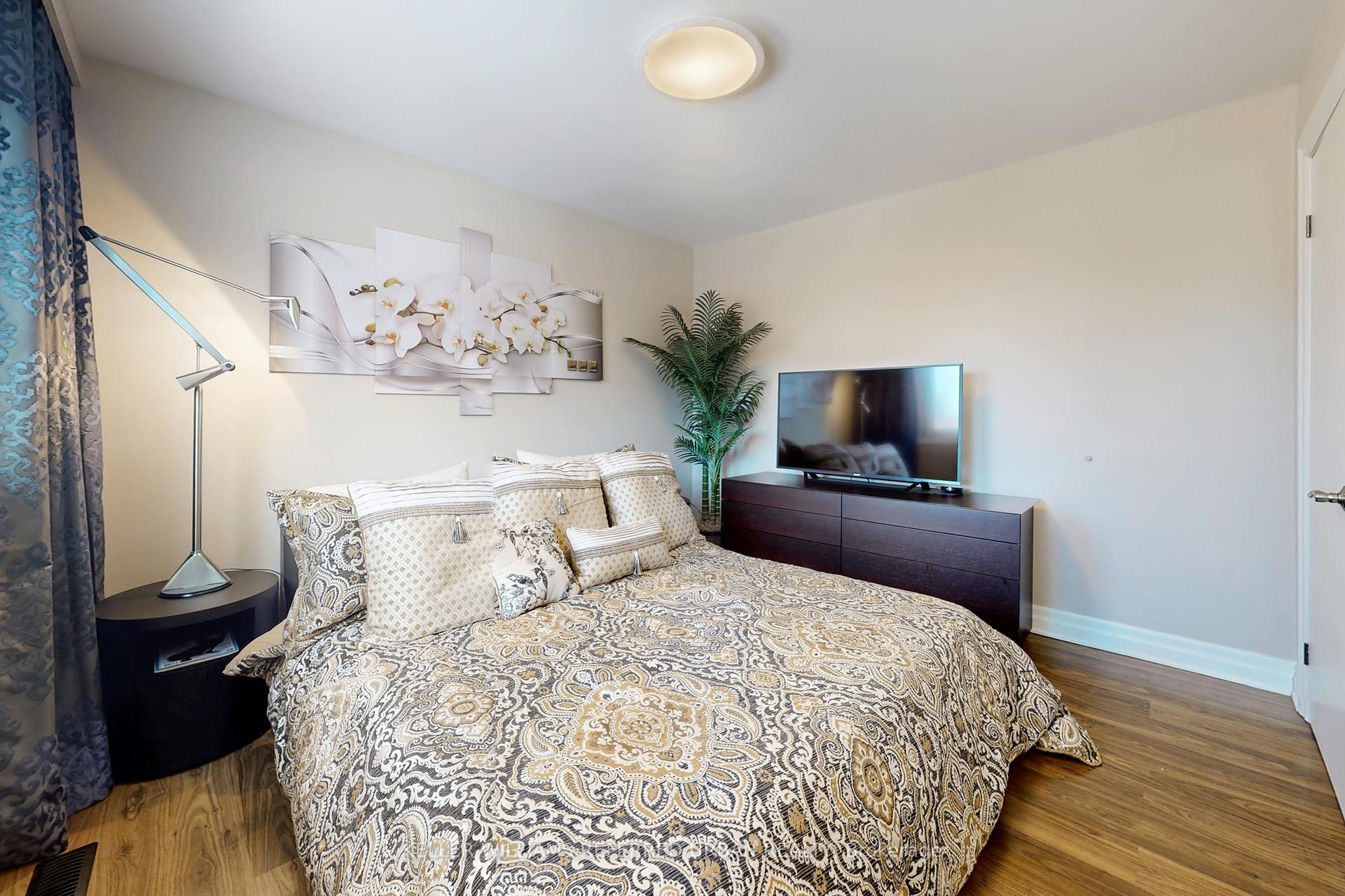 Photo 48 of 145 Simonston Boulevard, Markham, German Mills — HOMEH