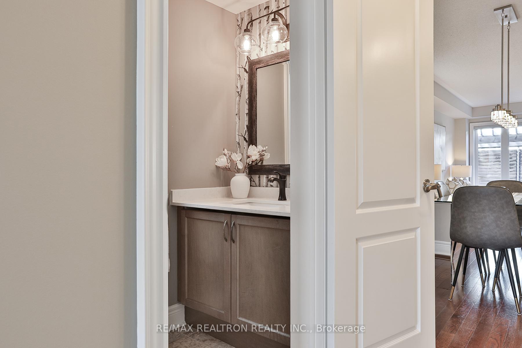 Photo 10 of 12 Stanhope Street, Whitby, Port Whitby — HOMEH