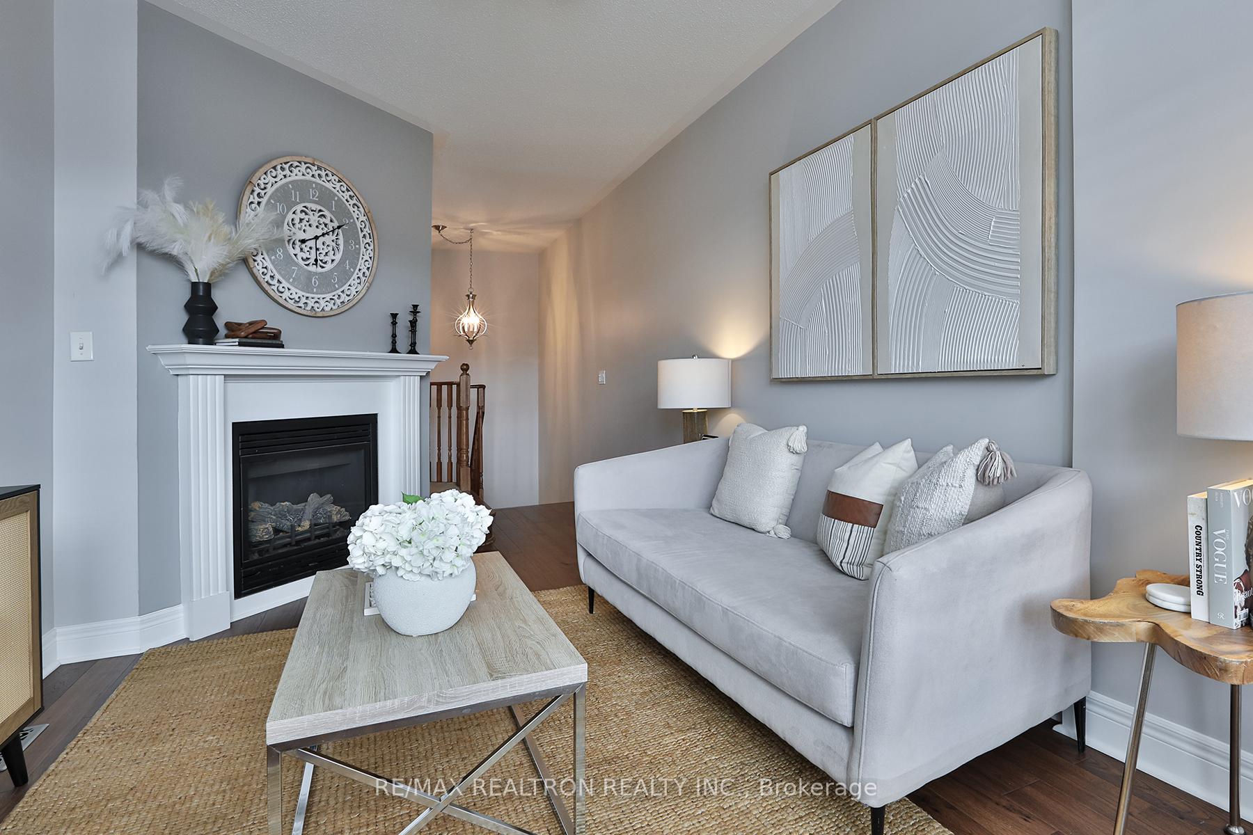 Photo 14 of 12 Stanhope Street, Whitby, Port Whitby — HOMEH