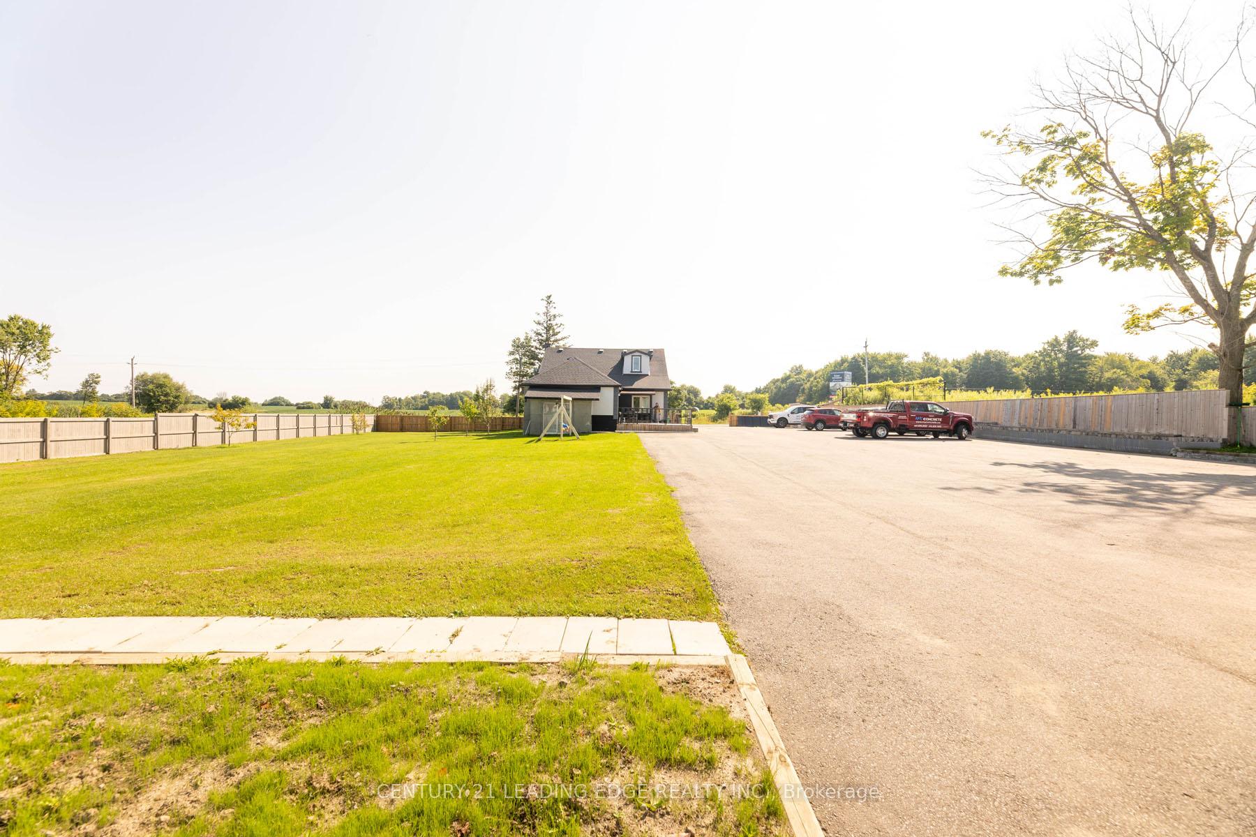 Photo 3 of 12750 Dufferin Street, King, King City — HOMEH