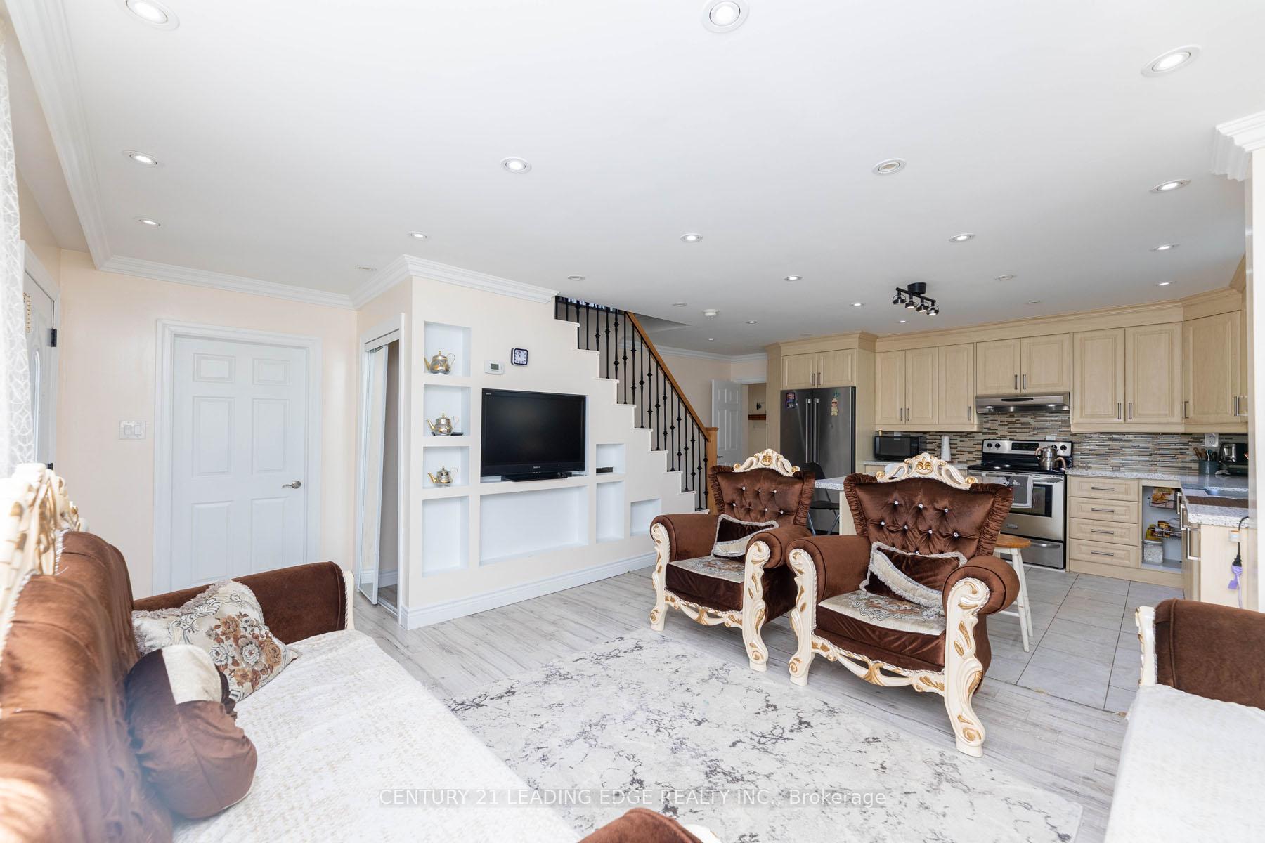 Photo 11 of 12750 Dufferin Street, King, King City — HOMEH