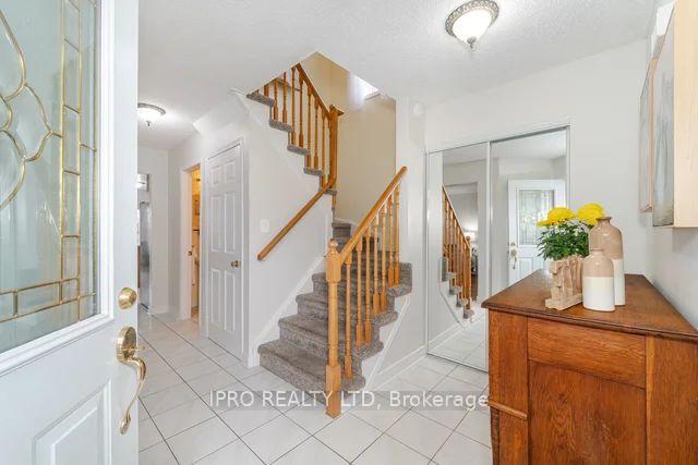 Photo 5 of 117 Ecclestone Drive E, Brampton, Brampton West — HOMEH