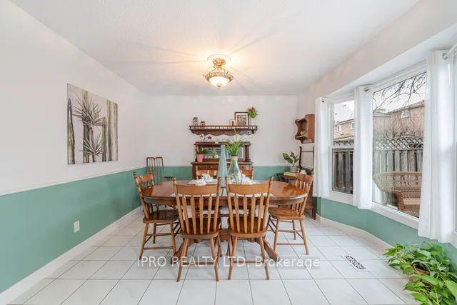 Photo 13 of 117 Ecclestone Drive E, Brampton, Brampton West — HOMEH