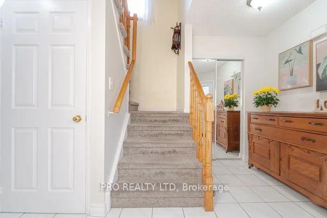 Photo 17 of 117 Ecclestone Drive E, Brampton, Brampton West — HOMEH