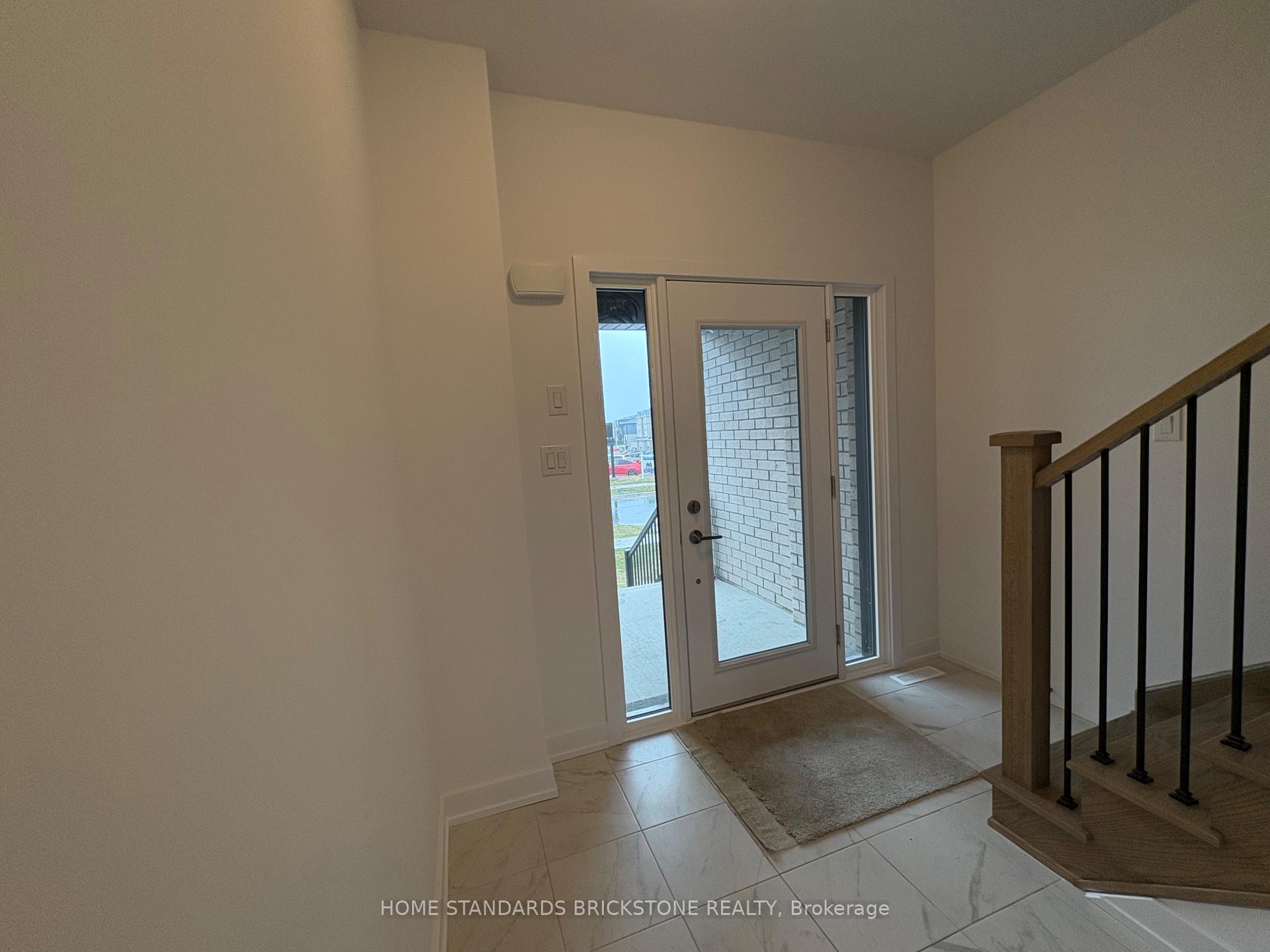 Photo 3 of 57 Gateway Drive, Barrie, Rural Barrie Southeast — HOMEH