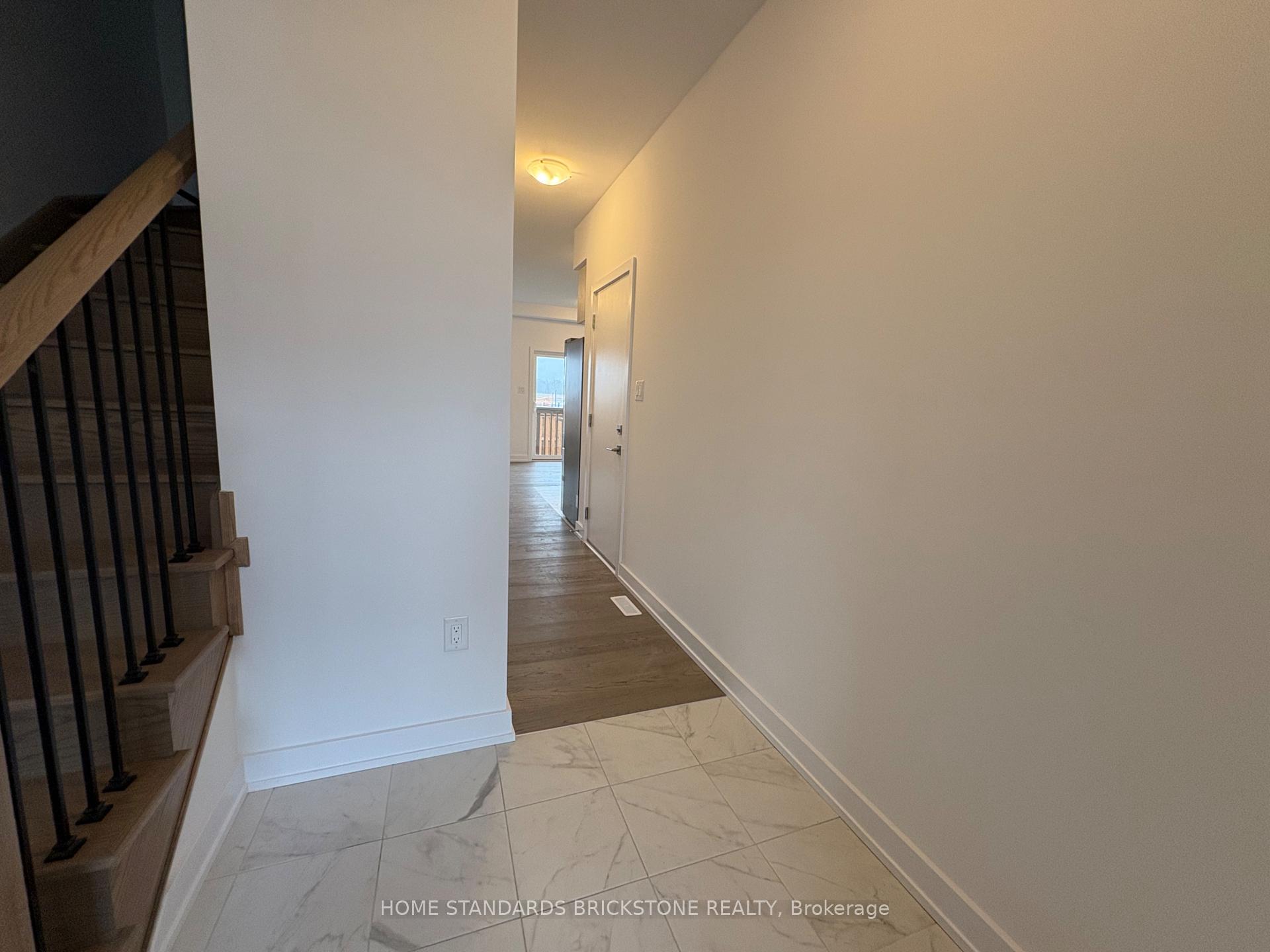 Photo 5 of 57 Gateway Drive, Barrie, Rural Barrie Southeast — HOMEH