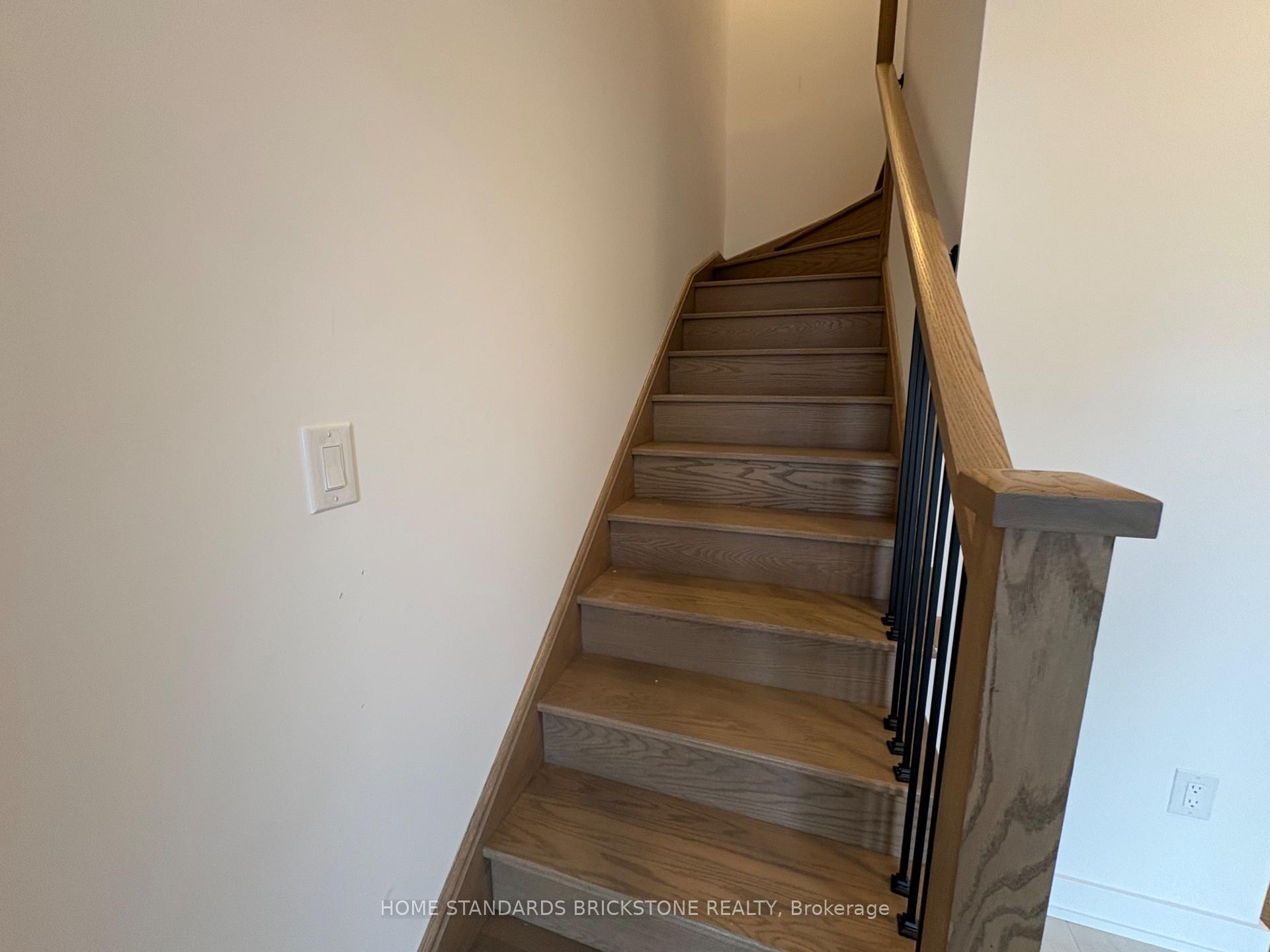 Photo 13 of 57 Gateway Drive, Barrie, Rural Barrie Southeast — HOMEH