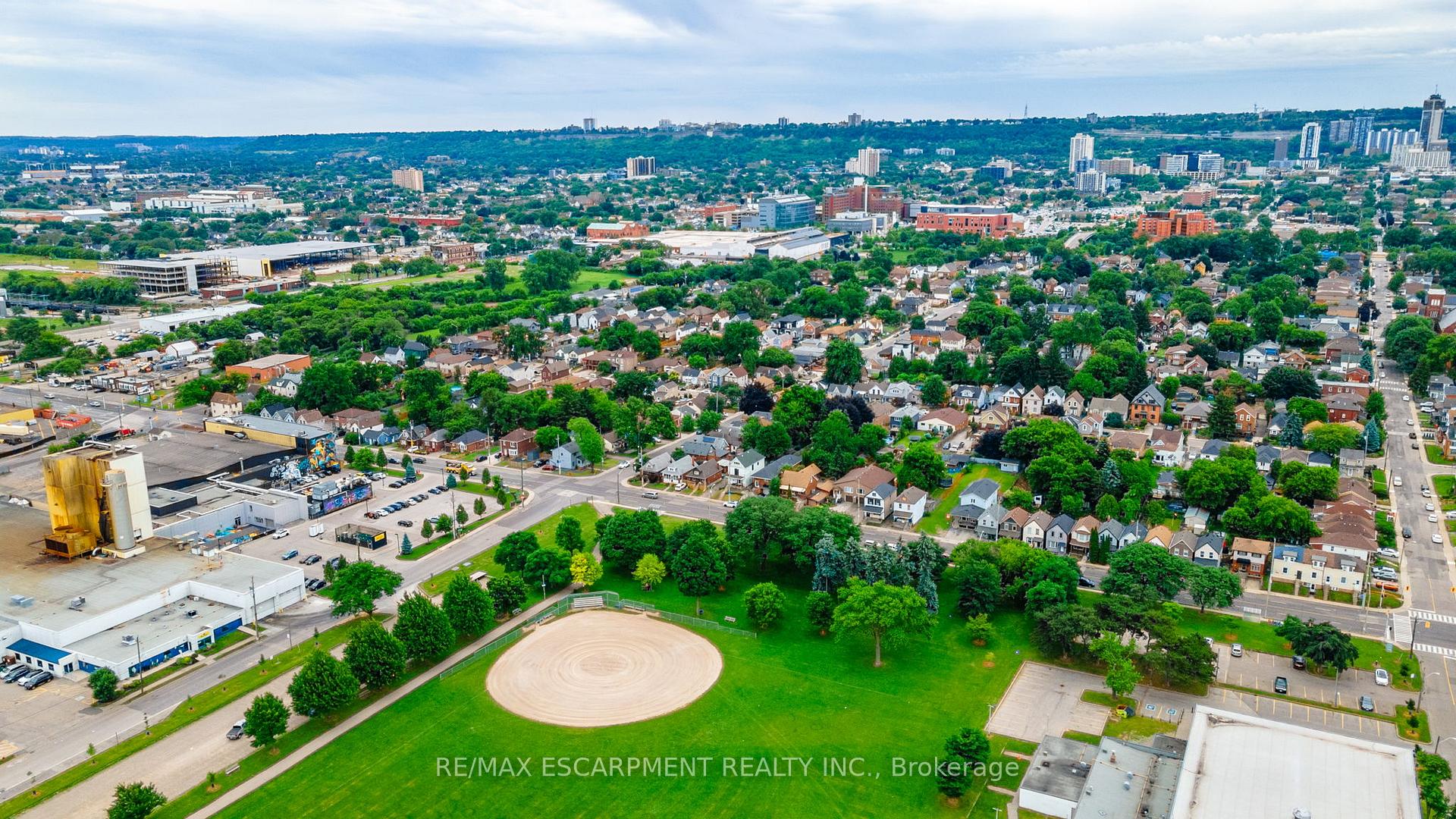 Photo 3 of 537 Ferguson Avenue N, Hamilton, North End — HOMEH